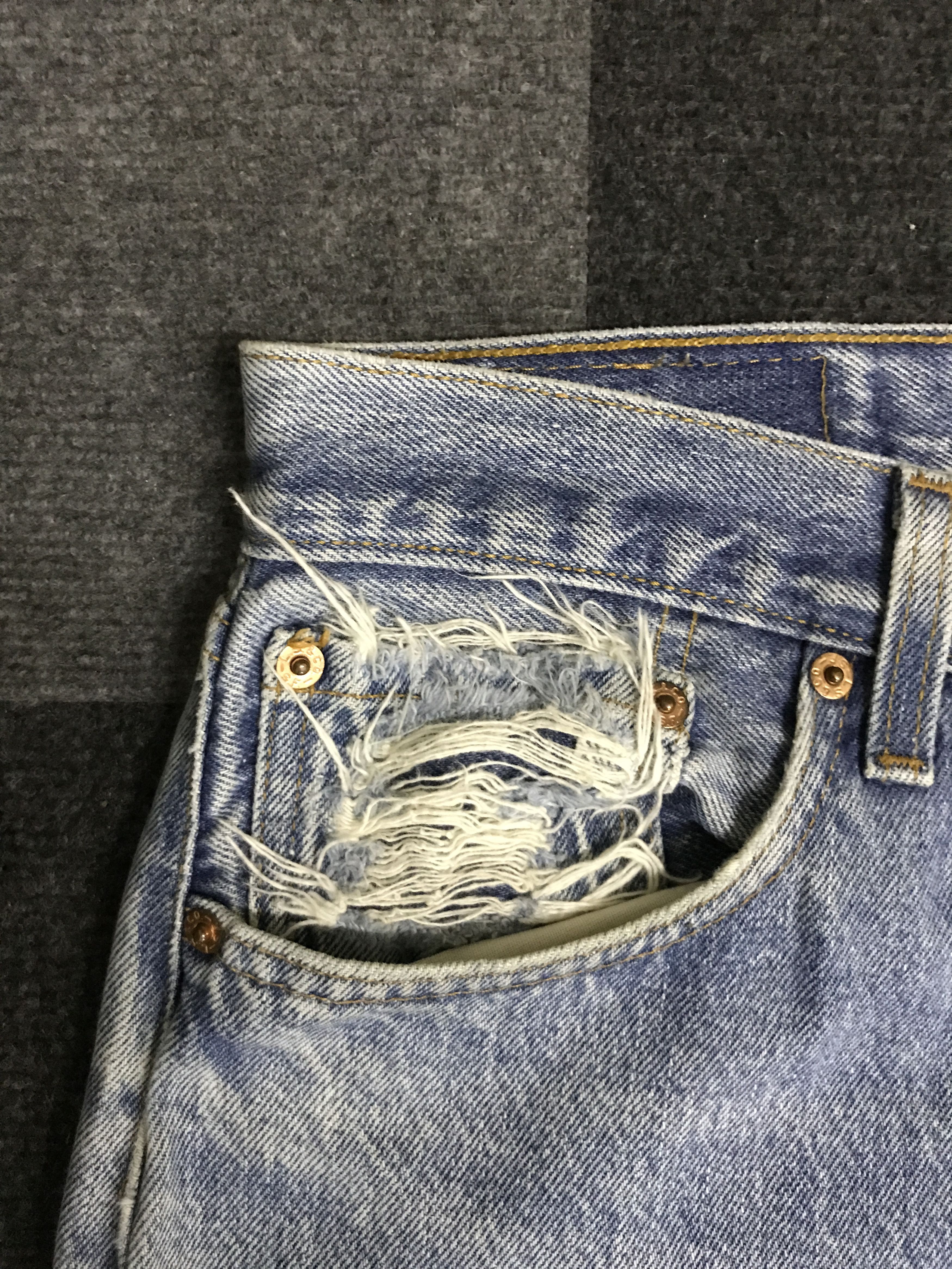 Levi's VL148-Vintage Levis 501xx Distreesed Light Wash Jeans Size US 34 / EU 50 - 6 Thumbnail