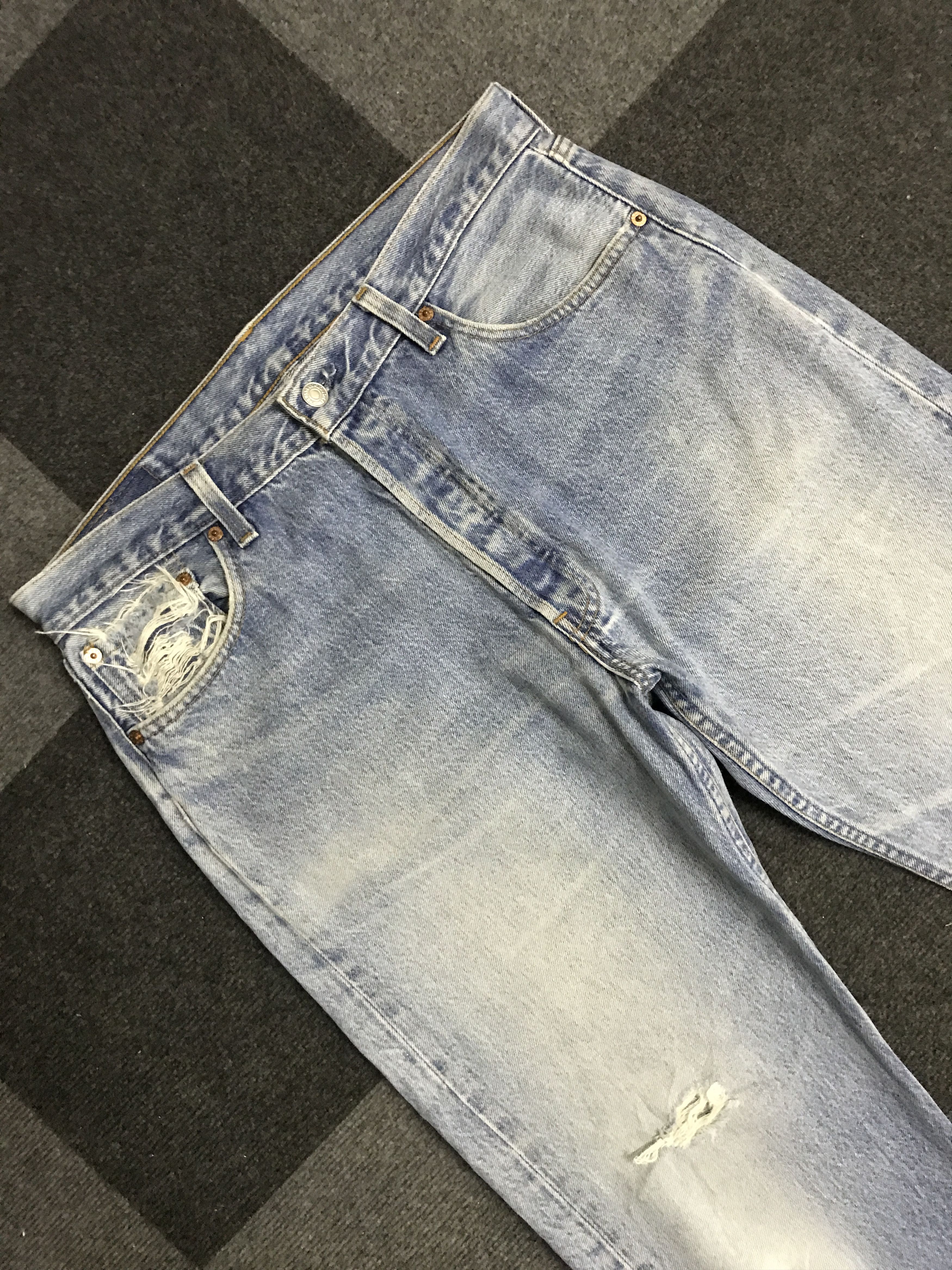 Levi's VL148-Vintage Levis 501xx Distreesed Light Wash Jeans Size US 34 / EU 50 - 2 Thumbnail