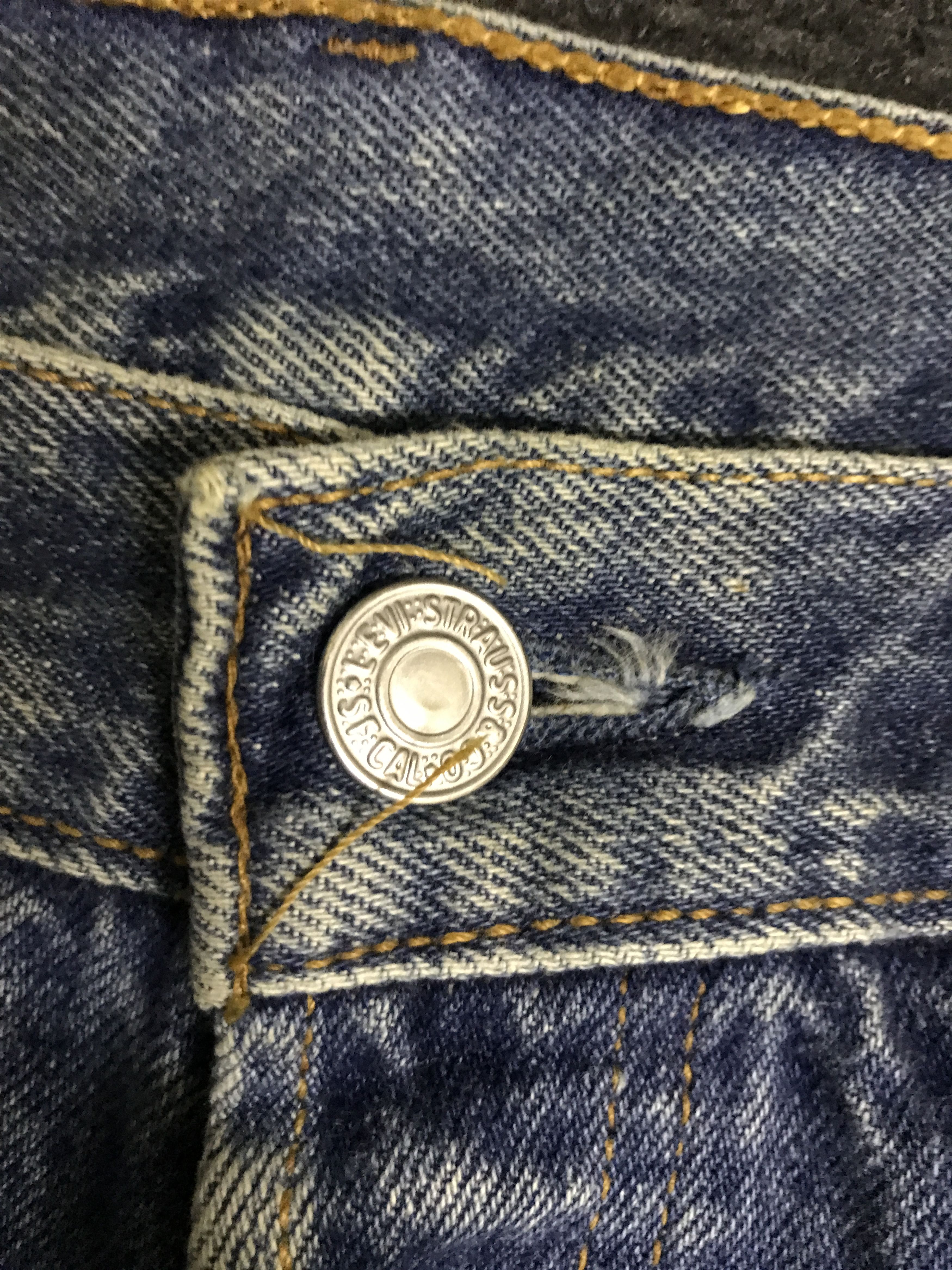 Levi's VL150- Vintage Levis 501 Medium wash Jeans Size US 33 - 7 Thumbnail