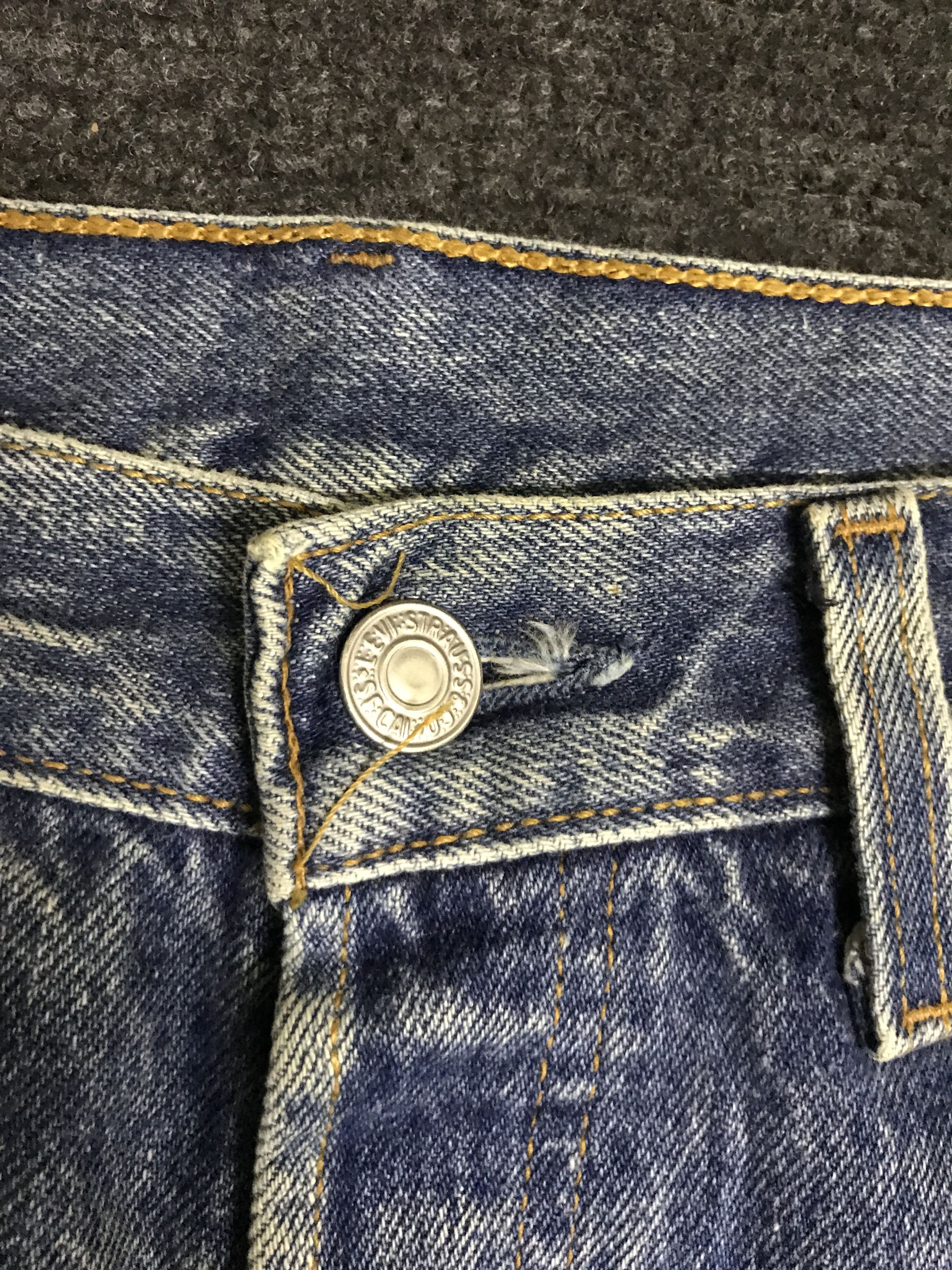 Levi's VL150- Vintage Levis 501 Medium wash Jeans Size US 33 - 5 Thumbnail