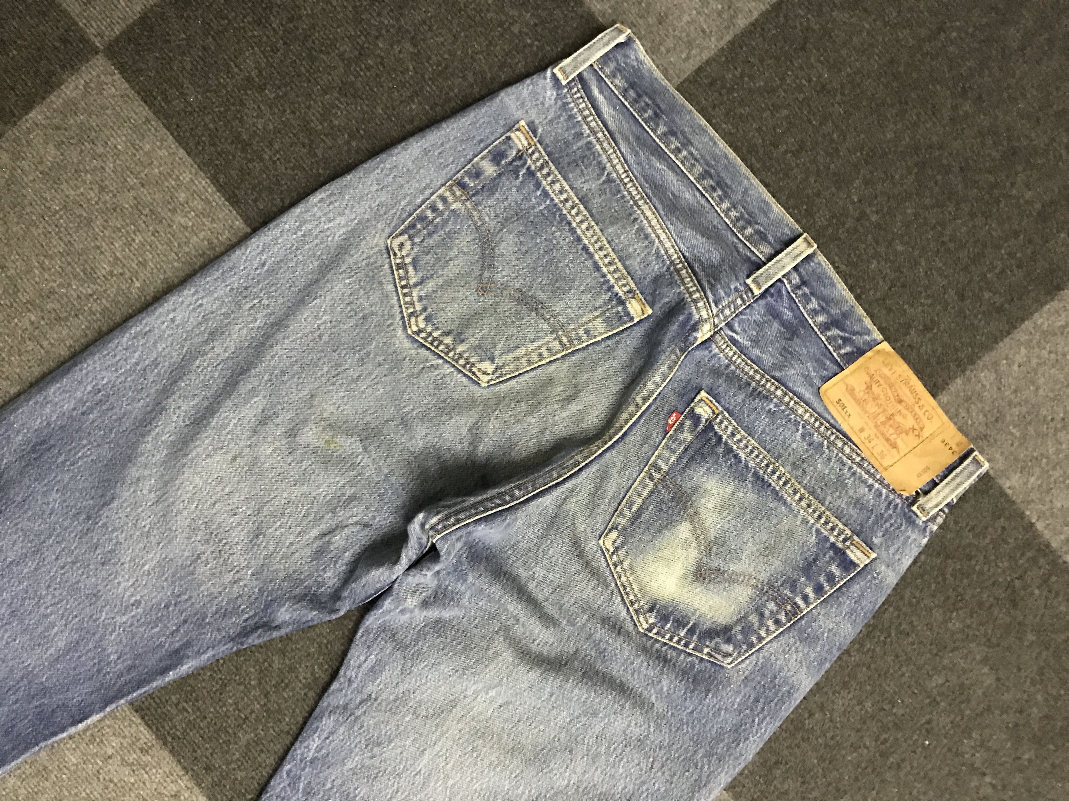 Levi's VL150- Vintage Levis 501 Medium wash Jeans Size US 33 - 9 Thumbnail