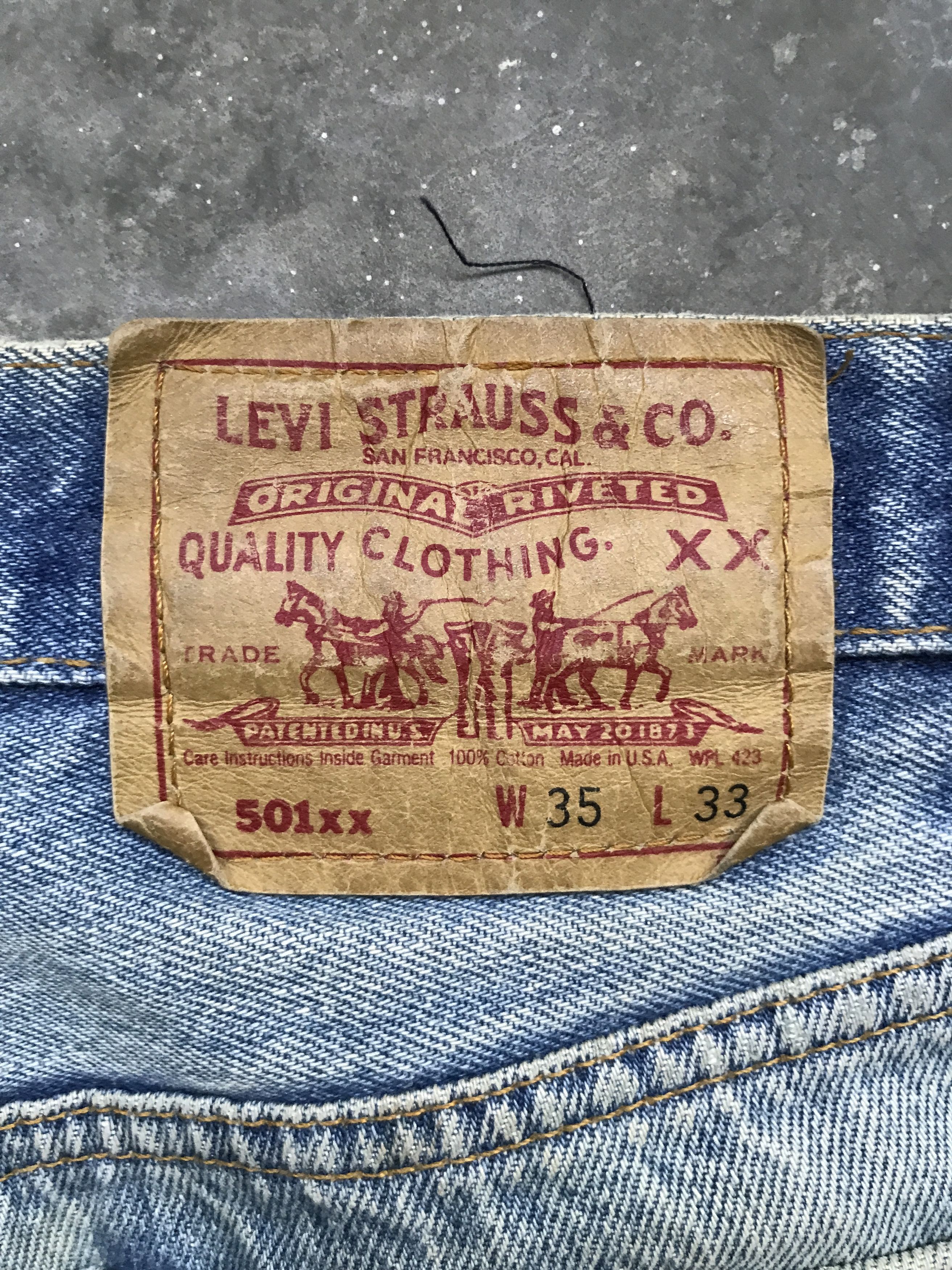 Levi's VLEV45 - Vintage 90s Levis 501xx Dirty Faded Jeans Size US 33 - 14 Thumbnail