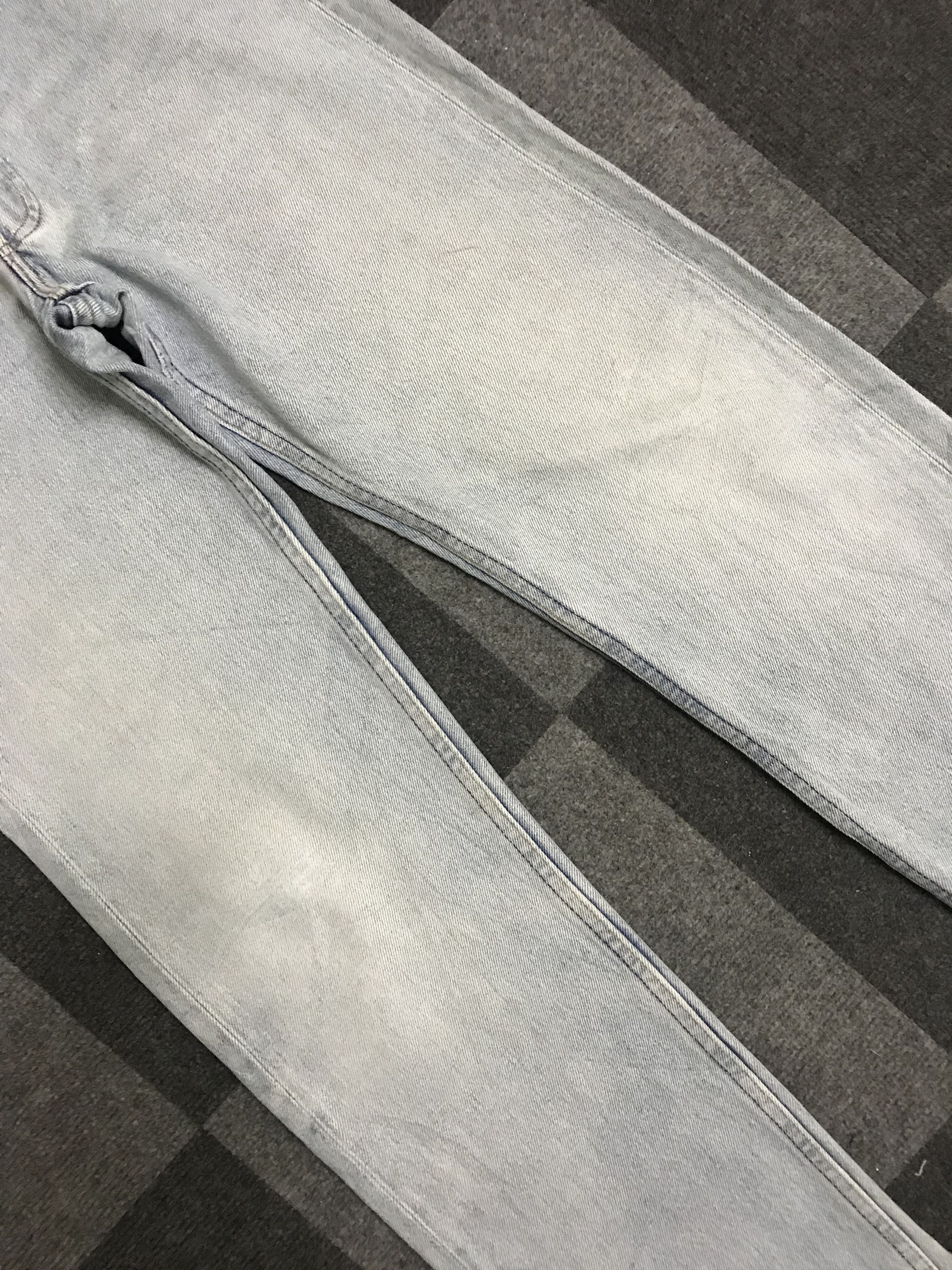 Levi's VLEV121-Vtg Levis 501 Distressed Light Wash Jeans Size US 28 / EU 44 - 3 Thumbnail