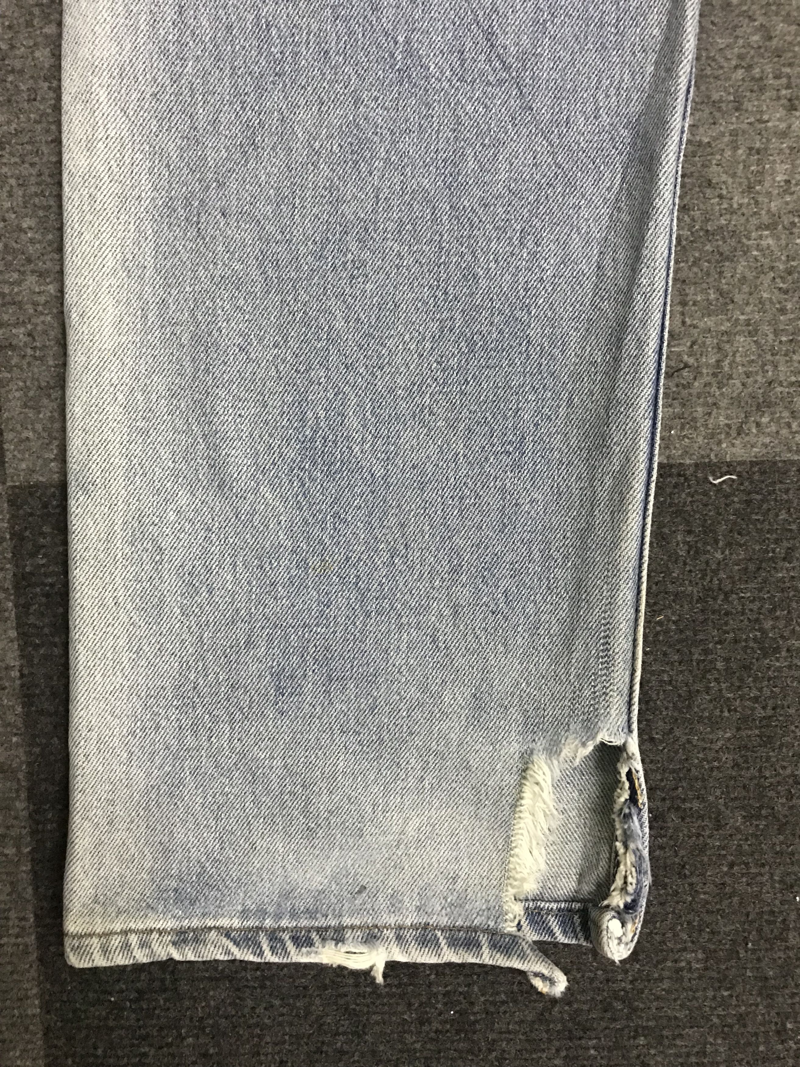 Levi's VLEV121-Vtg Levis 501 Distressed Light Wash Jeans Size US 28 / EU 44 - 14 Thumbnail