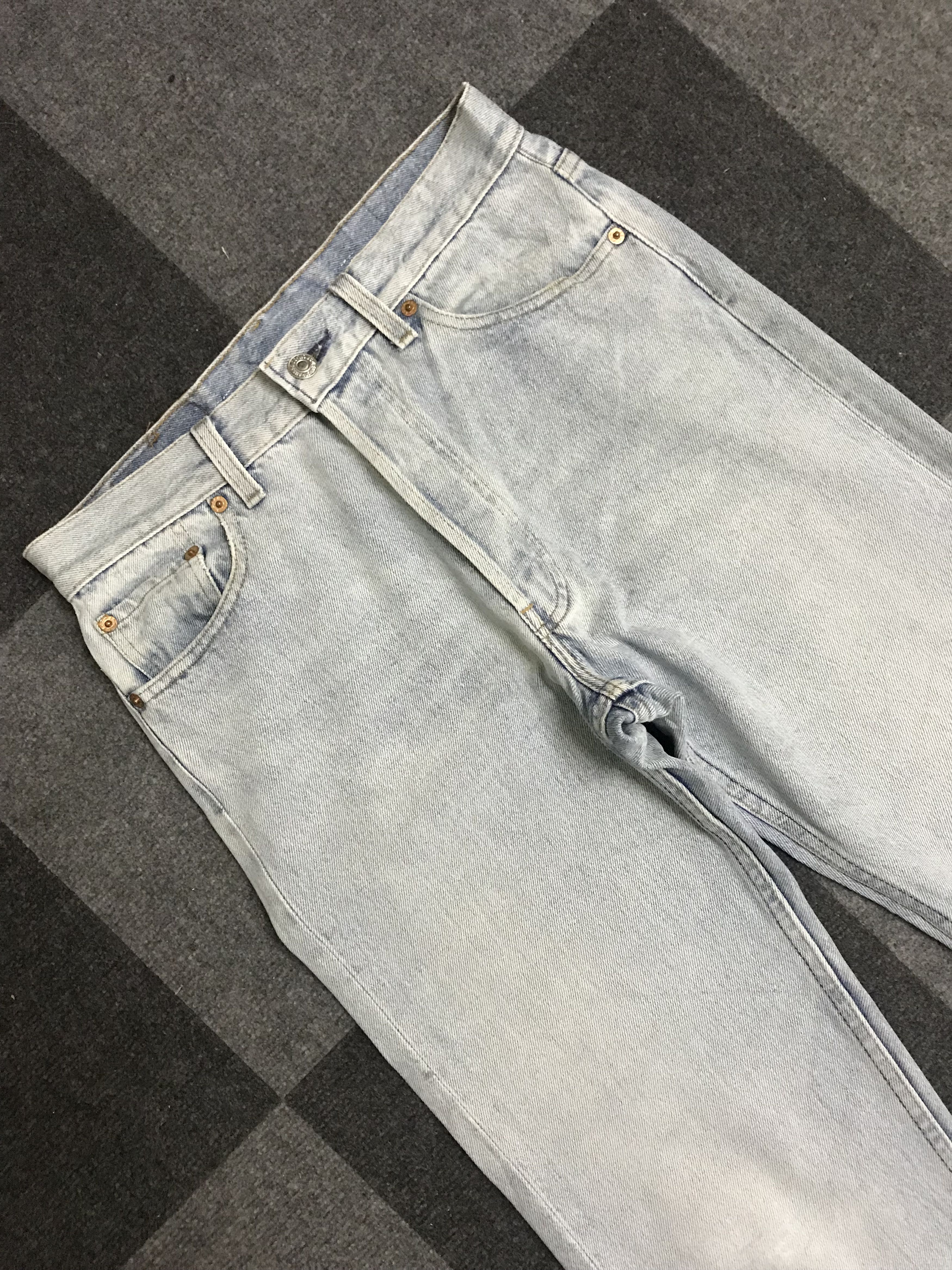 Levi's VLEV121-Vtg Levis 501 Distressed Light Wash Jeans Size US 28 / EU 44 - 2 Thumbnail