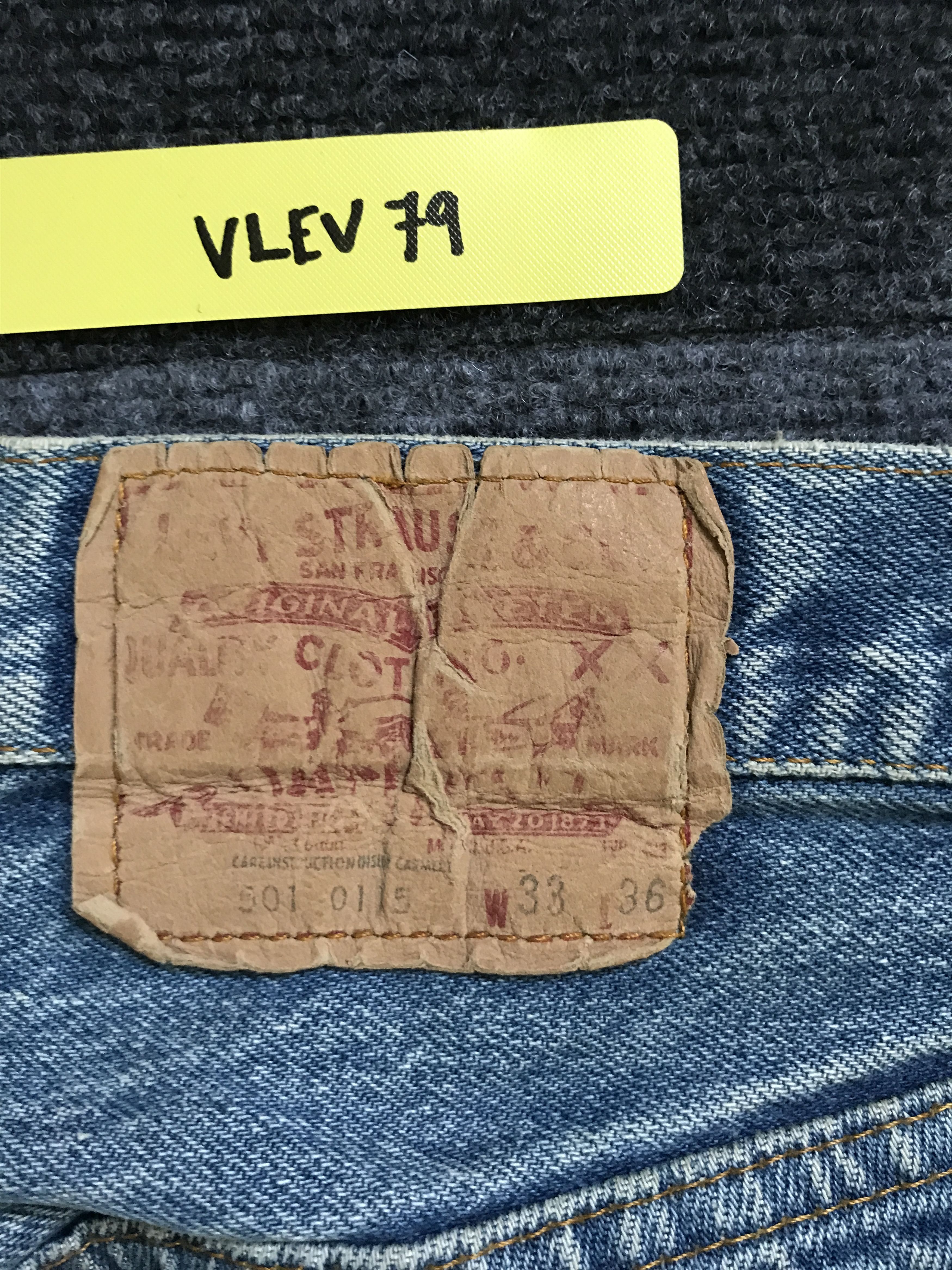 Levi's VLEV79 - Vintage Levis 501 Medium Wash Jeans Size US 31 - 12 Thumbnail