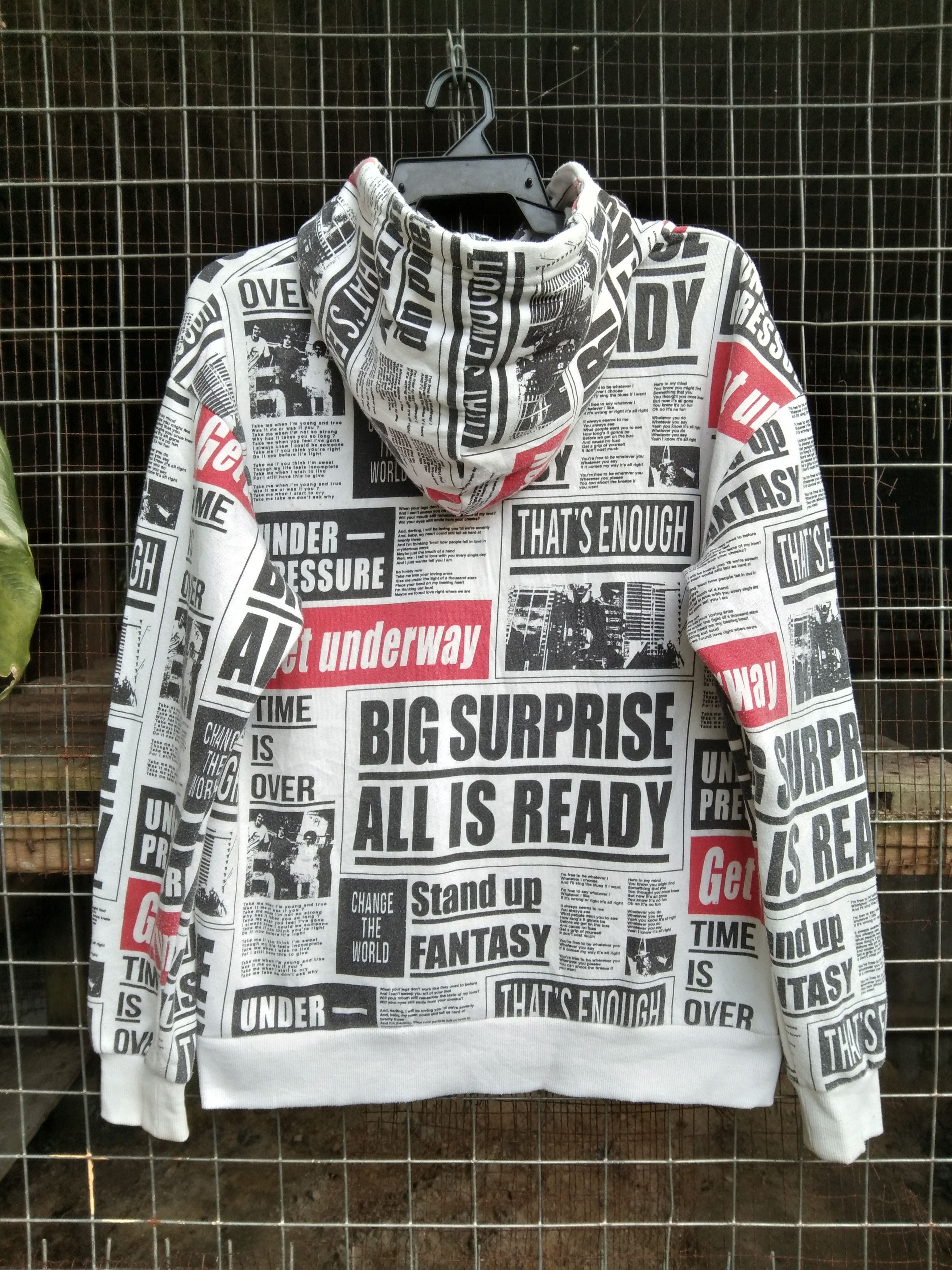 Japanese Brand MEN'S HOODIE ALL OVER PRINT Size US M / EU 48-50 / 2 - 1 Thumbnail