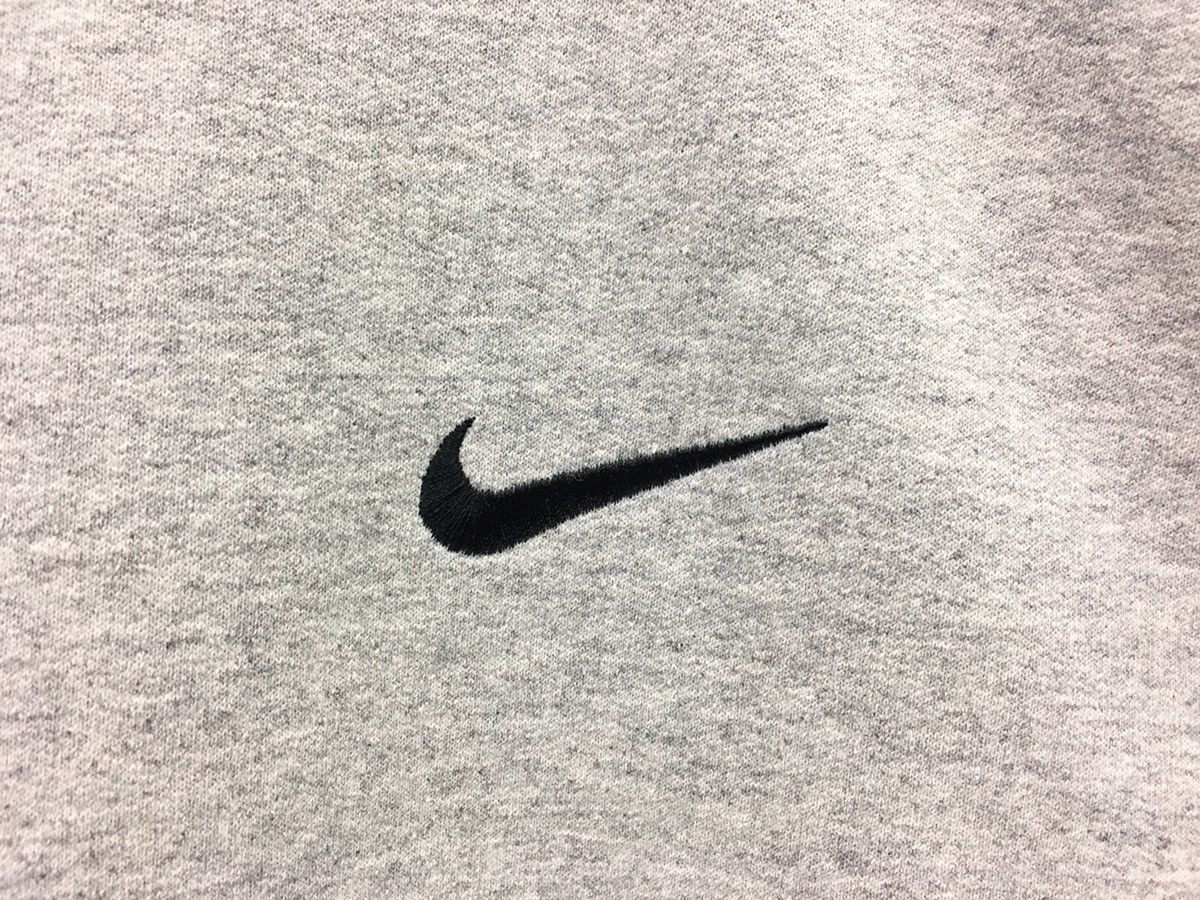 Nike × Vintage Vintage Nike Small Logo Sweatshirt Size US L / EU 52-54 / 3 - 3 Thumbnail