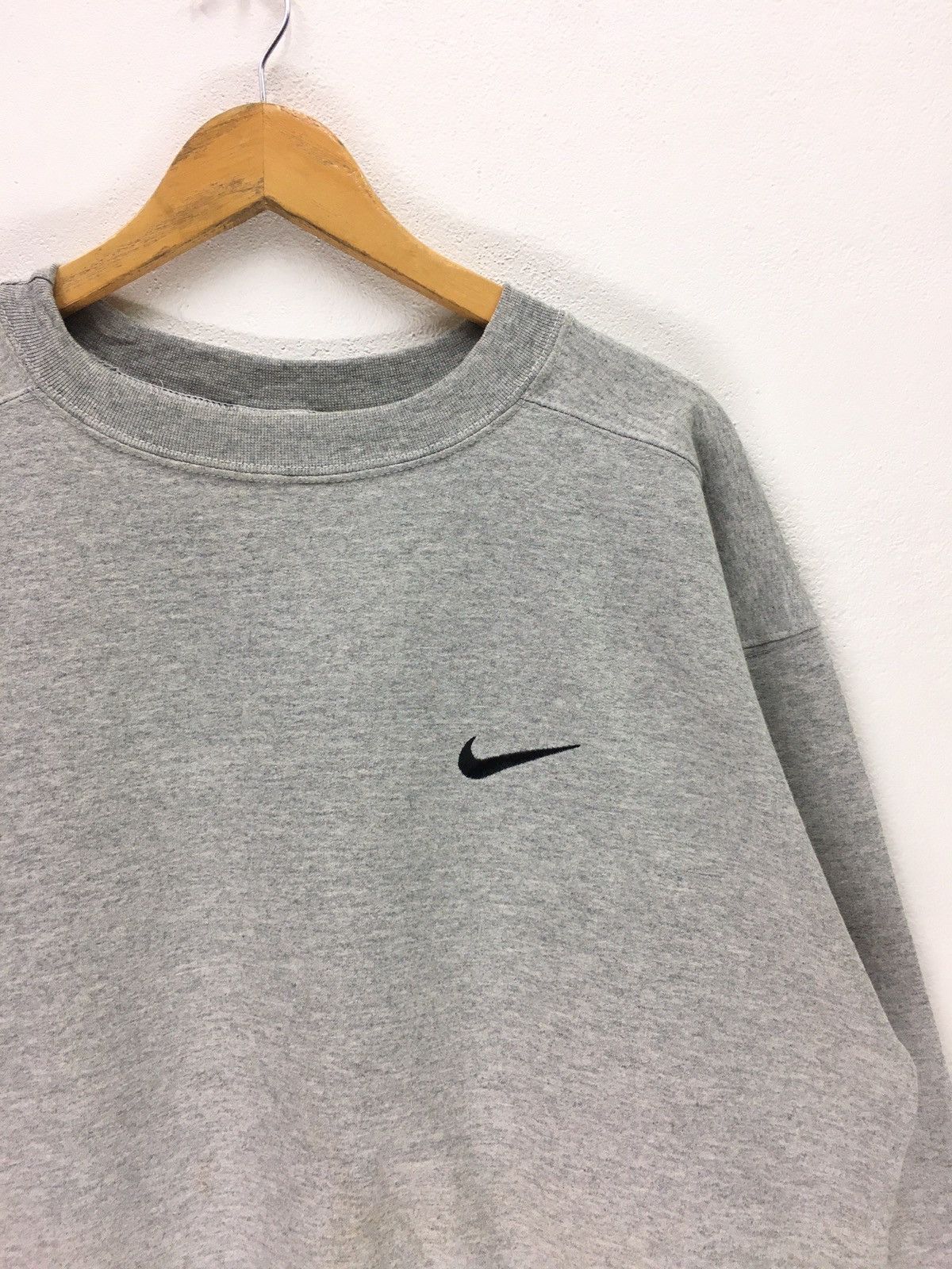 Nike × Vintage Vintage Nike Small Logo Sweatshirt Size US L / EU 52-54 / 3 - 2 Thumbnail
