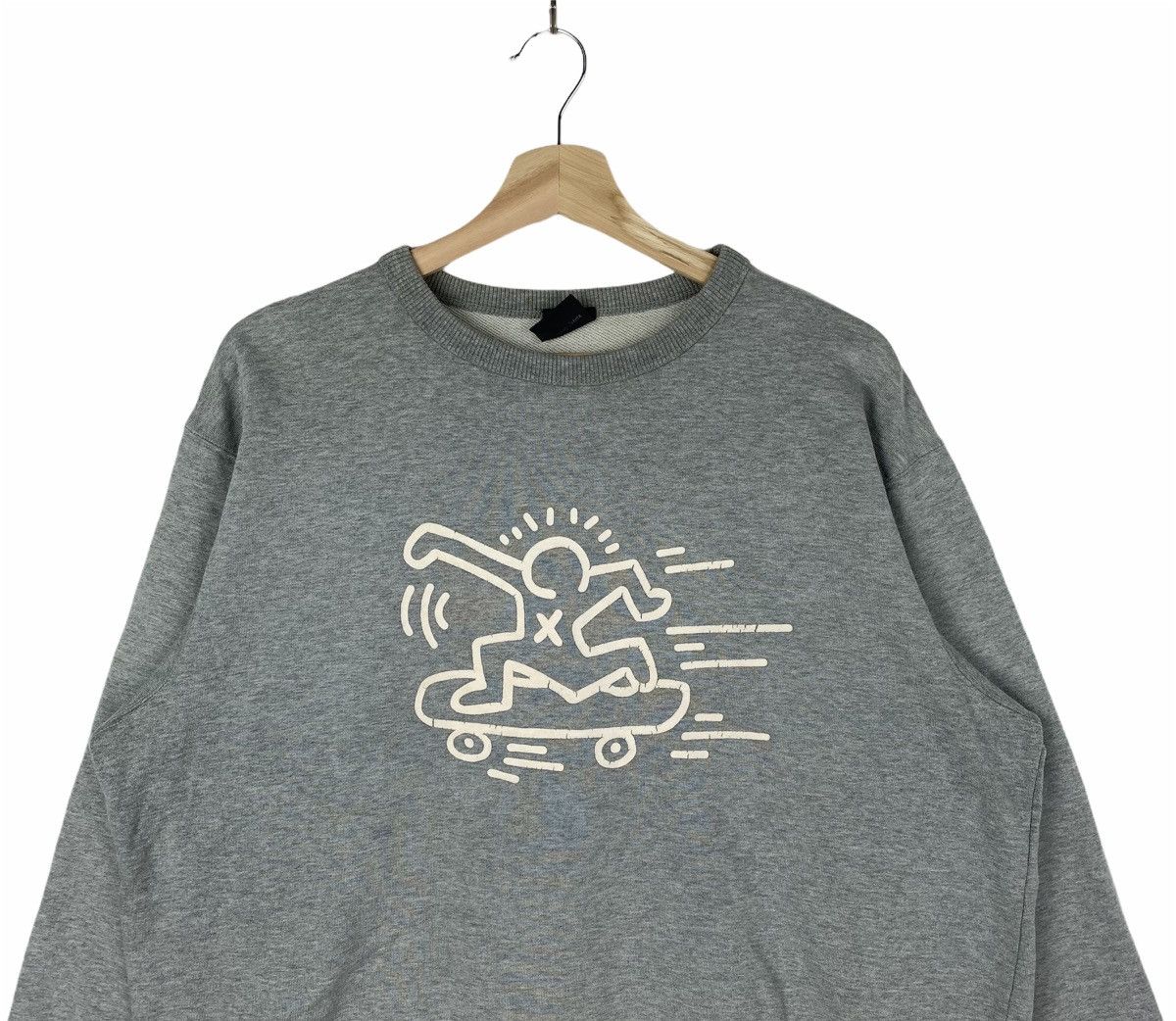 Japanese Brand × Keith Haring × Uniqlo Skate City By Keith Haring Collab Uniqlo Crewneck Sweatshirt Size US XL / EU 56 / 4 - 2 Thumbnail