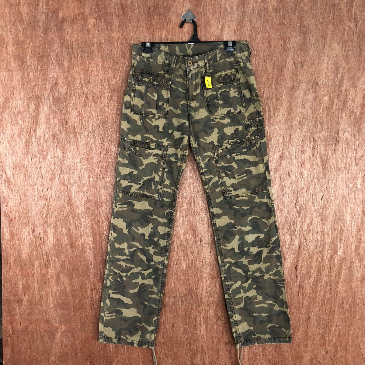 Japanese Brand DL Xgirl Military camo Multipocket Cargo Pants #2035 Size 29" - 1 Thumbnail