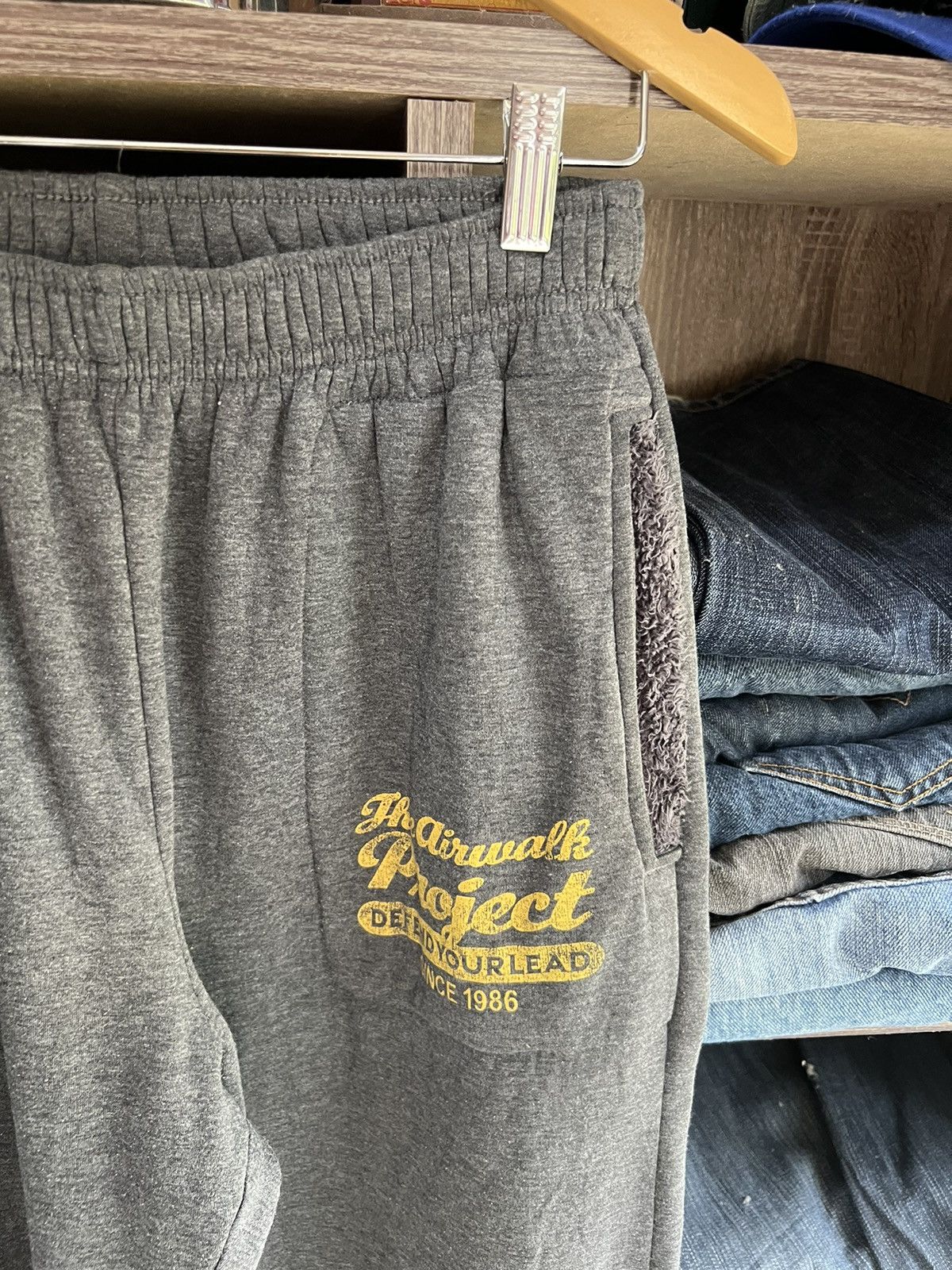 Airwalk 🔥Airwalk Faux Fur Sweatpants Jogger Size US 31 - 5 Thumbnail