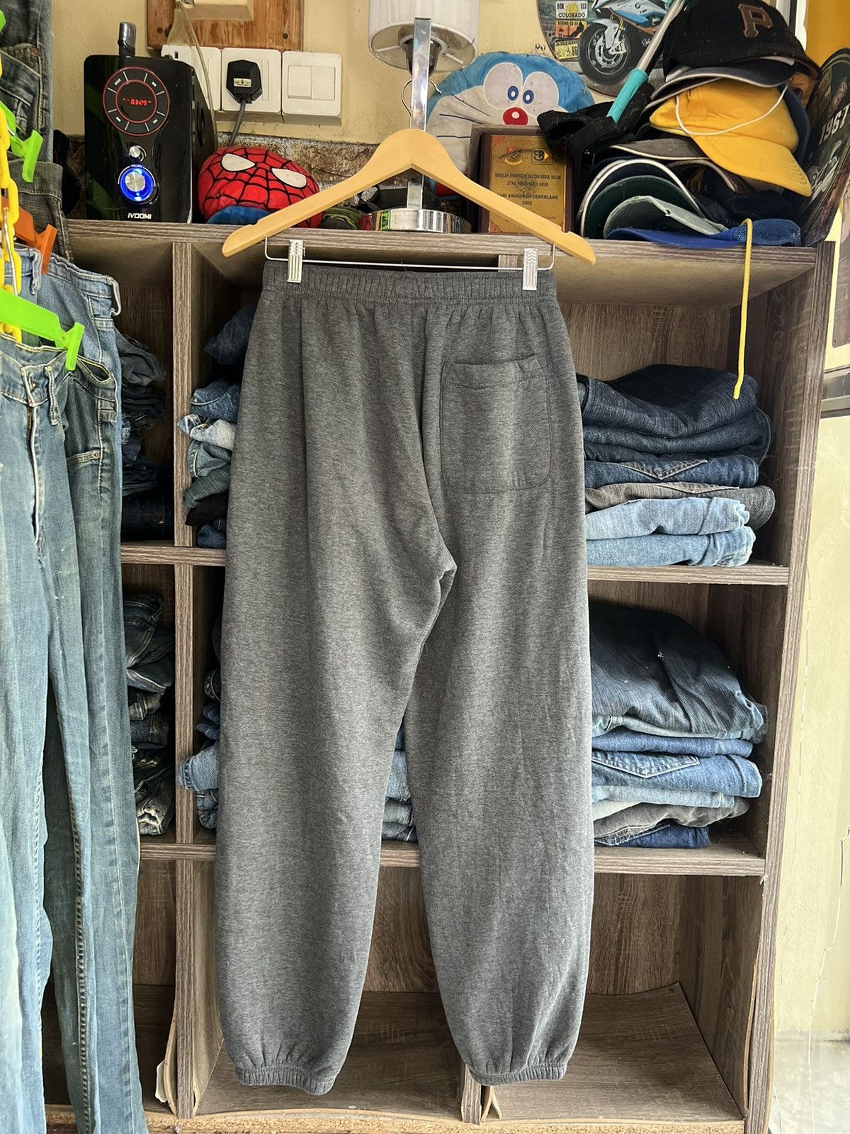Airwalk 🔥Airwalk Faux Fur Sweatpants Jogger Size US 31 - 2 Thumbnail