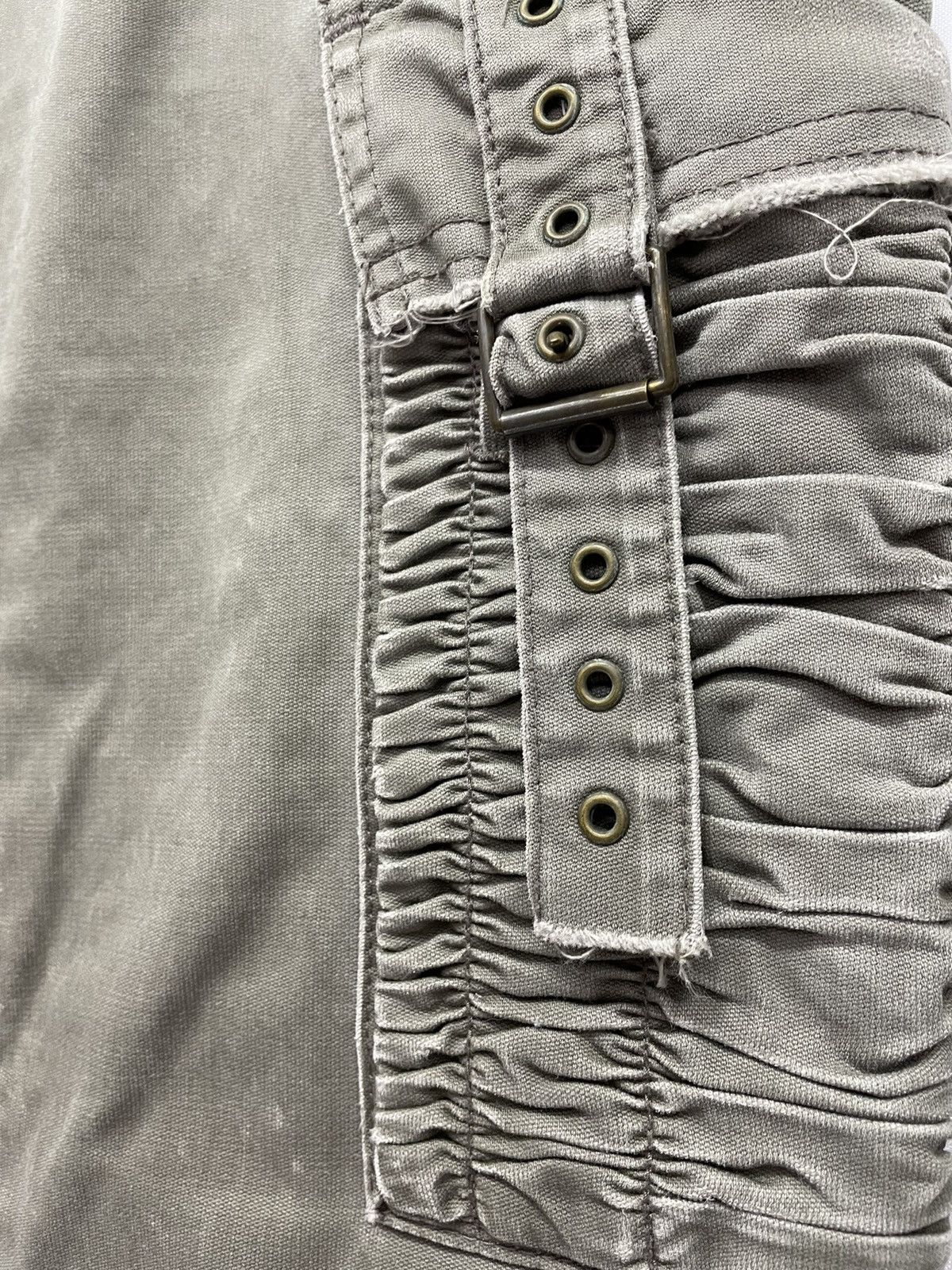 Hysteric Glamour DOPE! HYSTERIC Worn Out Bondage Petit Cargo Pants Size US 27 - 7 Thumbnail