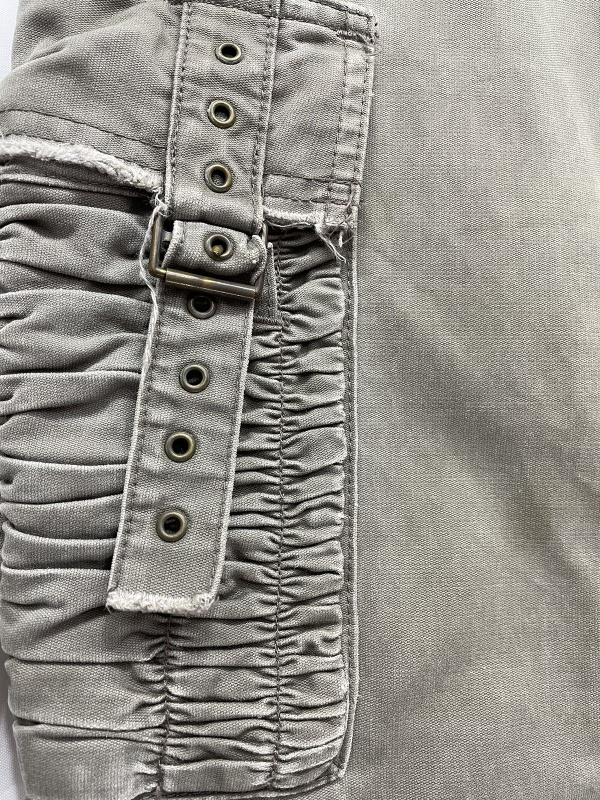 Hysteric Glamour DOPE! HYSTERIC Worn Out Bondage Petit Cargo Pants Size US 27 - 6 Thumbnail
