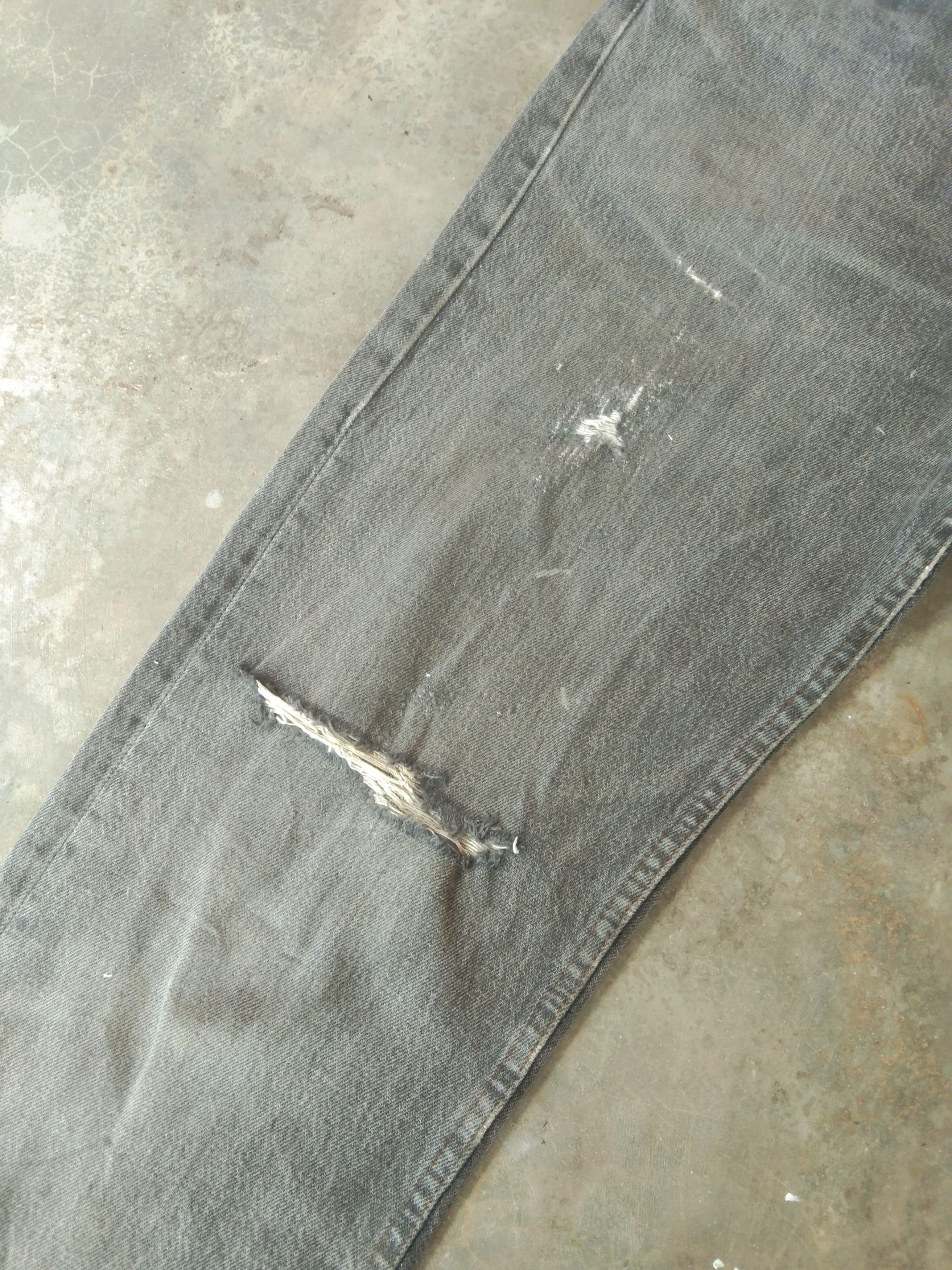 Levi's 80s Vintage Levi's 501 Grey Made In USA Distressed Jeans Size US 34 / EU 50 - 9 Thumbnail