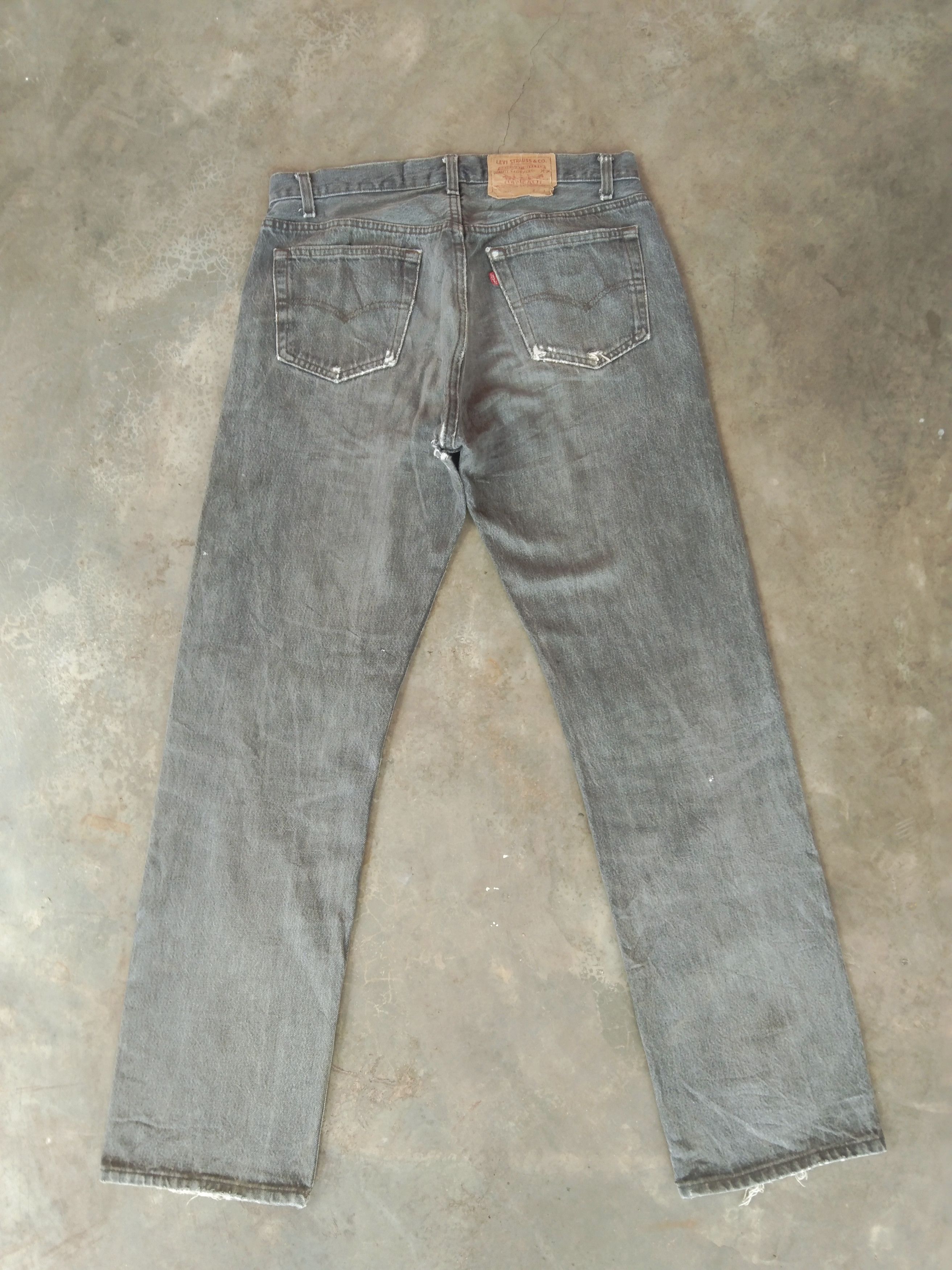 Levi's 80s Vintage Levi's 501 Grey Made In USA Distressed Jeans Size US 34 / EU 50 - 2 Thumbnail