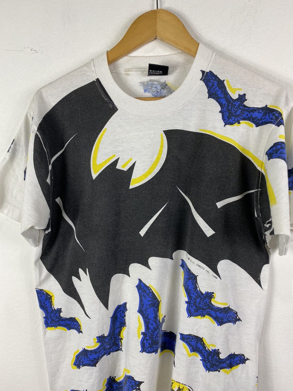 DC Comics × Vintage Vintage Batman Full print Dc Comic 80s t shirt Size US L / EU 52-54 / 3 - 7 Thumbnail