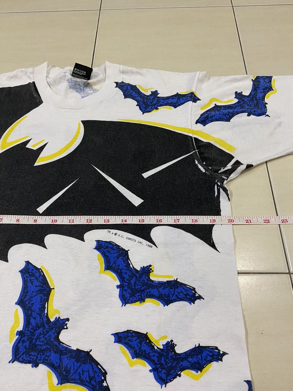 DC Comics × Vintage Vintage Batman Full print Dc Comic 80s t shirt Size US L / EU 52-54 / 3 - 8 Thumbnail