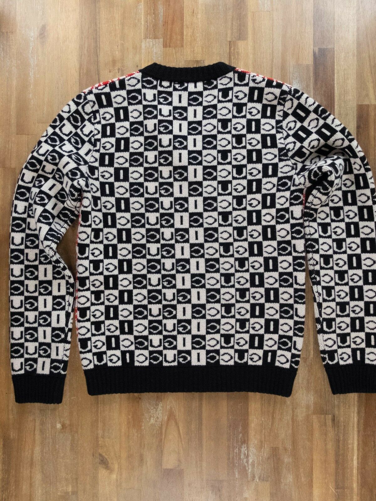 Gucci $1100 GUCCI jacquard logo wool v-neck sweater Medium Size US M / EU 48-50 / 2 - 10 Thumbnail