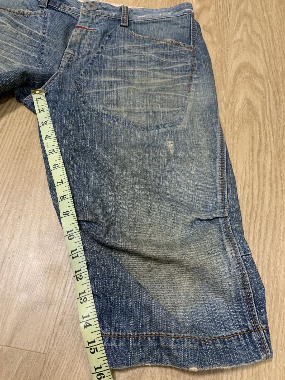Marithe + Francois Girbaud Marithe Francois Girbaud Distressed Short Denim Size US 31 - 13 Thumbnail