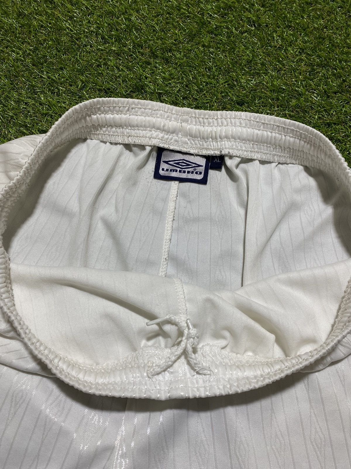 Umbro Vintage 90s Umbro shorts streetwear monogrammed size XL Size US 36 / EU 52 - 5 Thumbnail