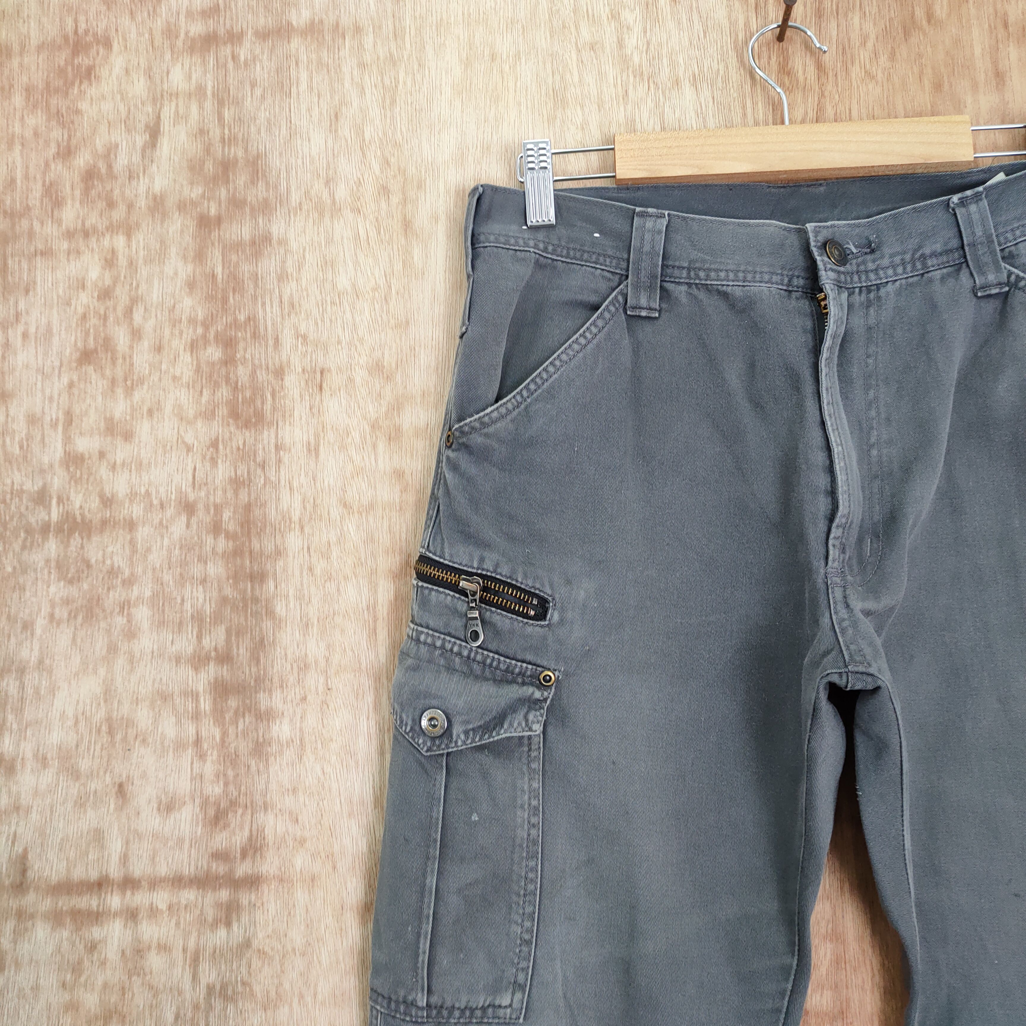 Japanese Brand JAPANESE BRAND FADED DISTRESSED CARGO PANTS Size US 30 / EU 46 - 13 Thumbnail