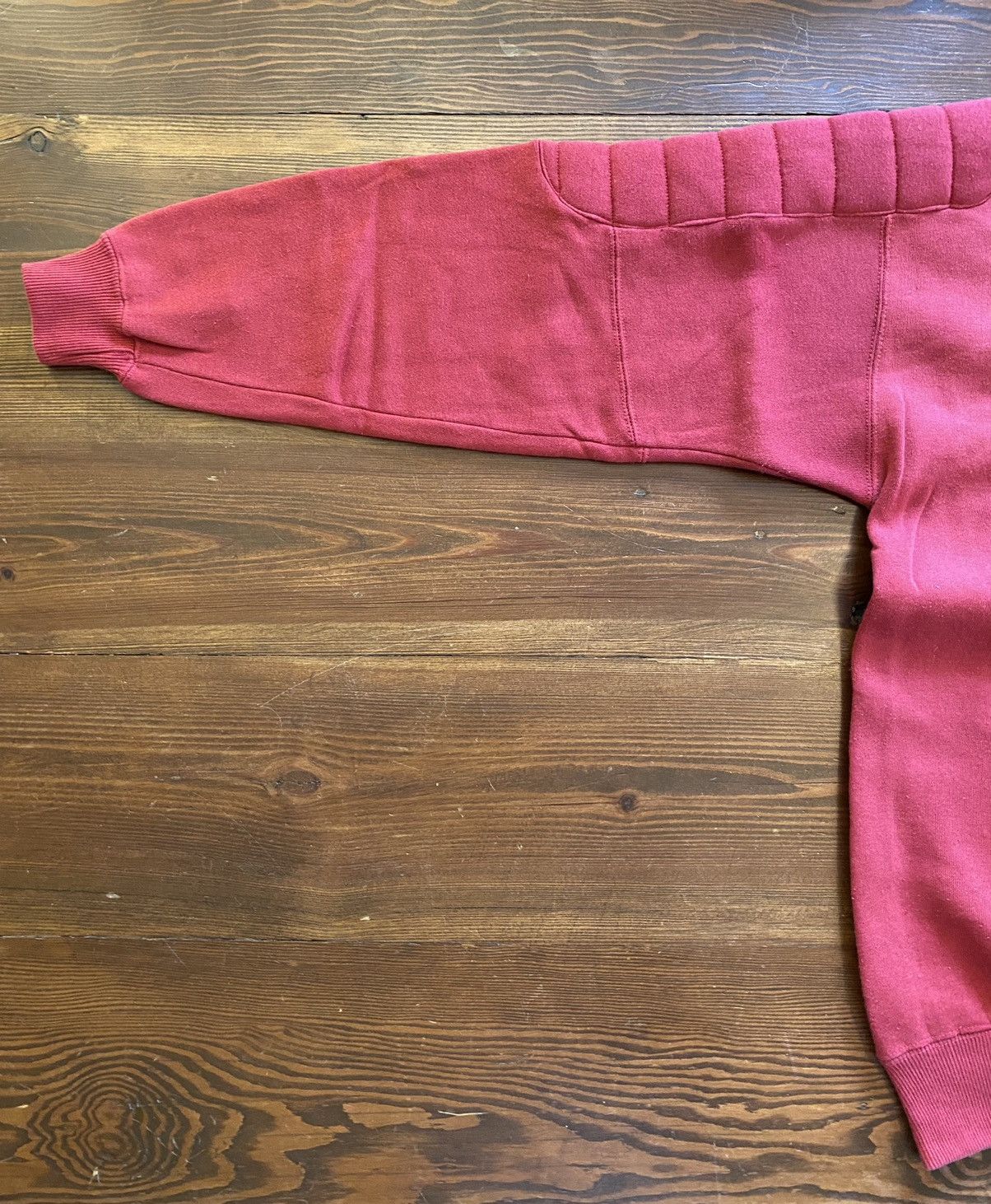 Vintage Vintage 90’s Knights Round Table Rugby Arm Pads Sweatshirt Size US L / EU 52-54 / 3 - 15 Thumbnail