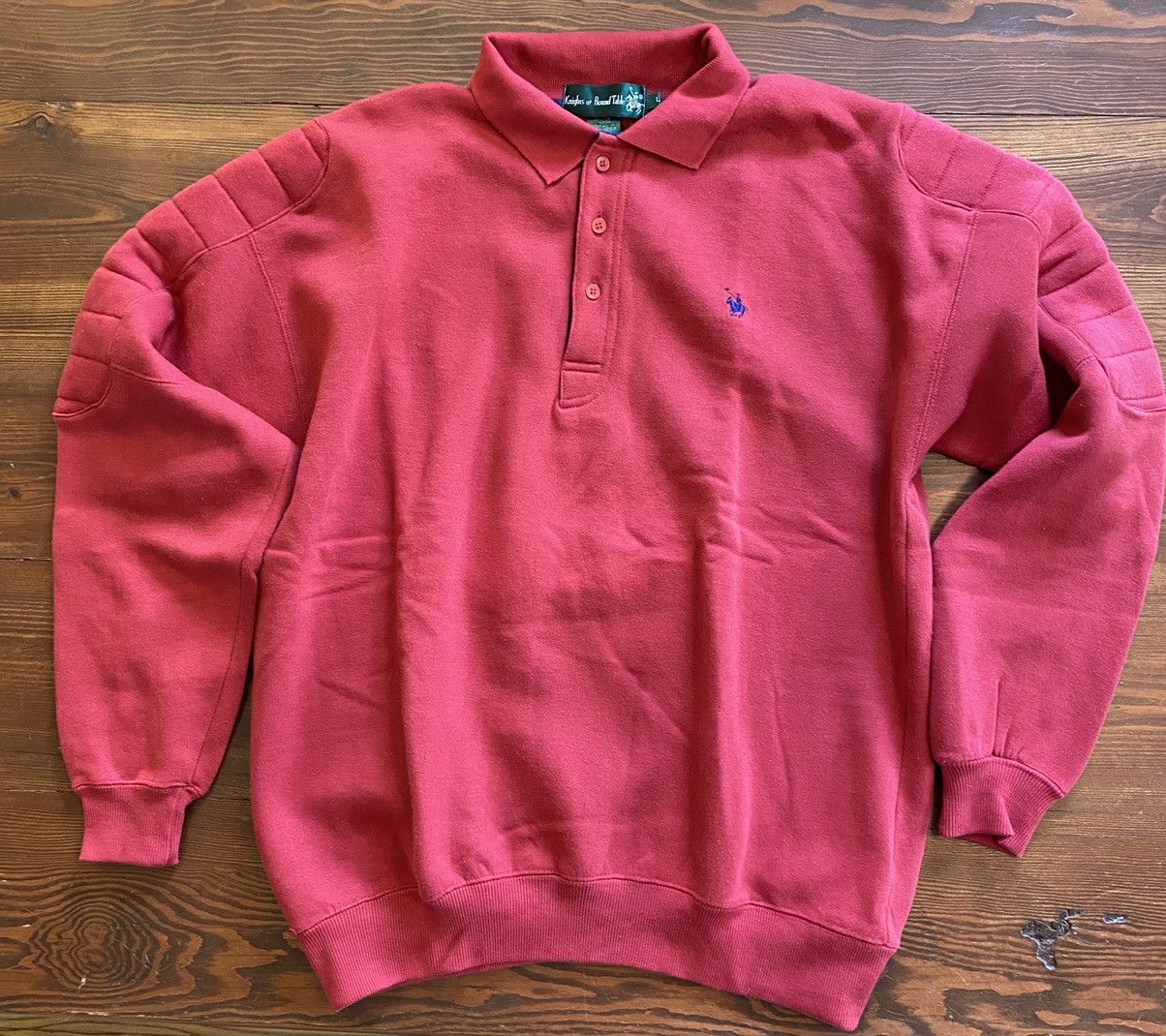 Vintage Vintage 90’s Knights Round Table Rugby Arm Pads Sweatshirt Size US L / EU 52-54 / 3 - 1 Thumbnail