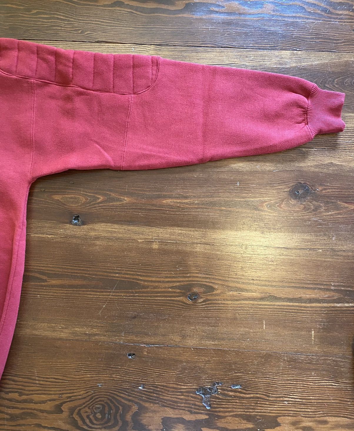 Vintage Vintage 90’s Knights Round Table Rugby Arm Pads Sweatshirt Size US L / EU 52-54 / 3 - 14 Thumbnail