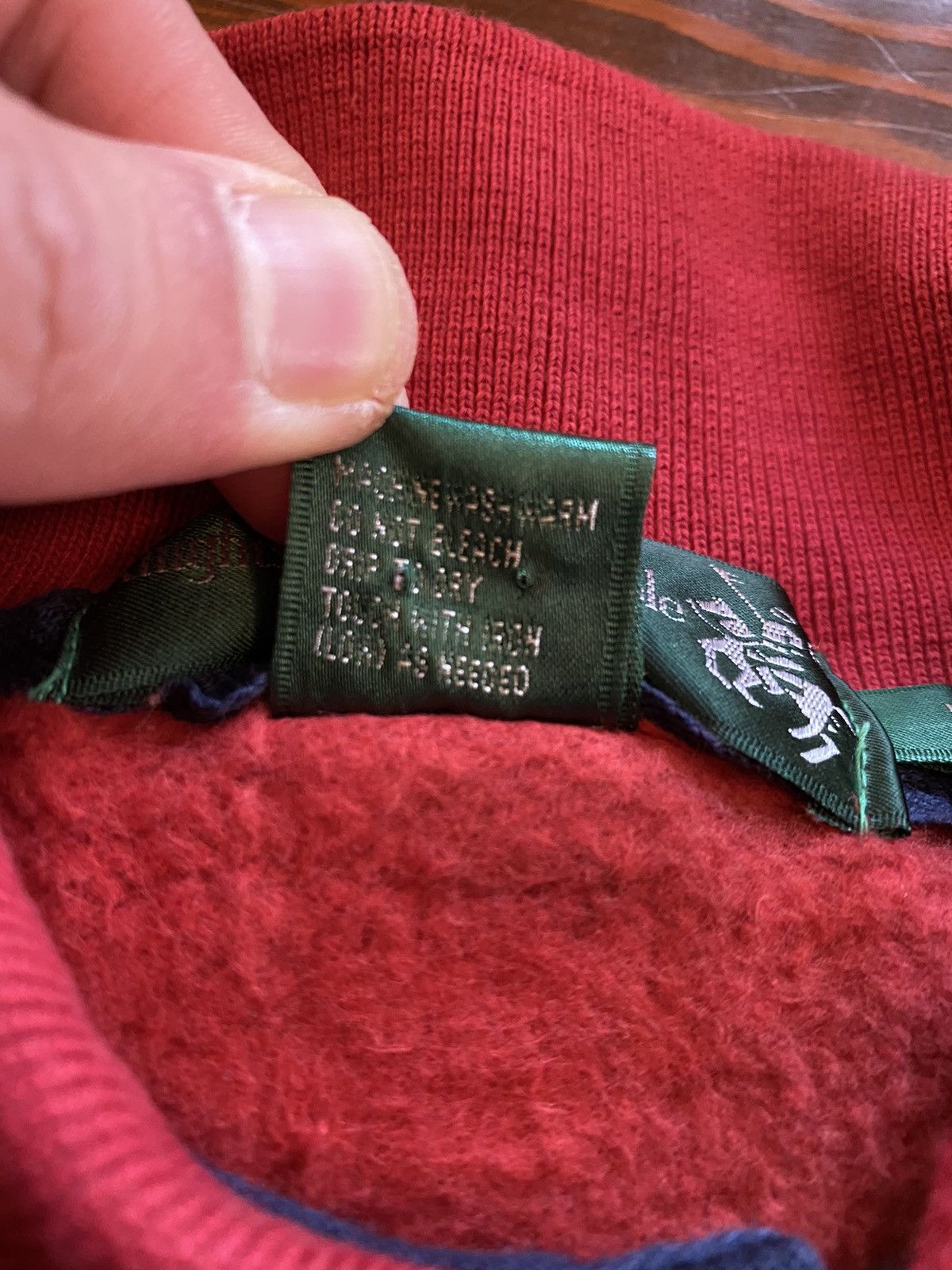 Vintage Vintage 90’s Knights Round Table Rugby Arm Pads Sweatshirt Size US L / EU 52-54 / 3 - 7 Thumbnail
