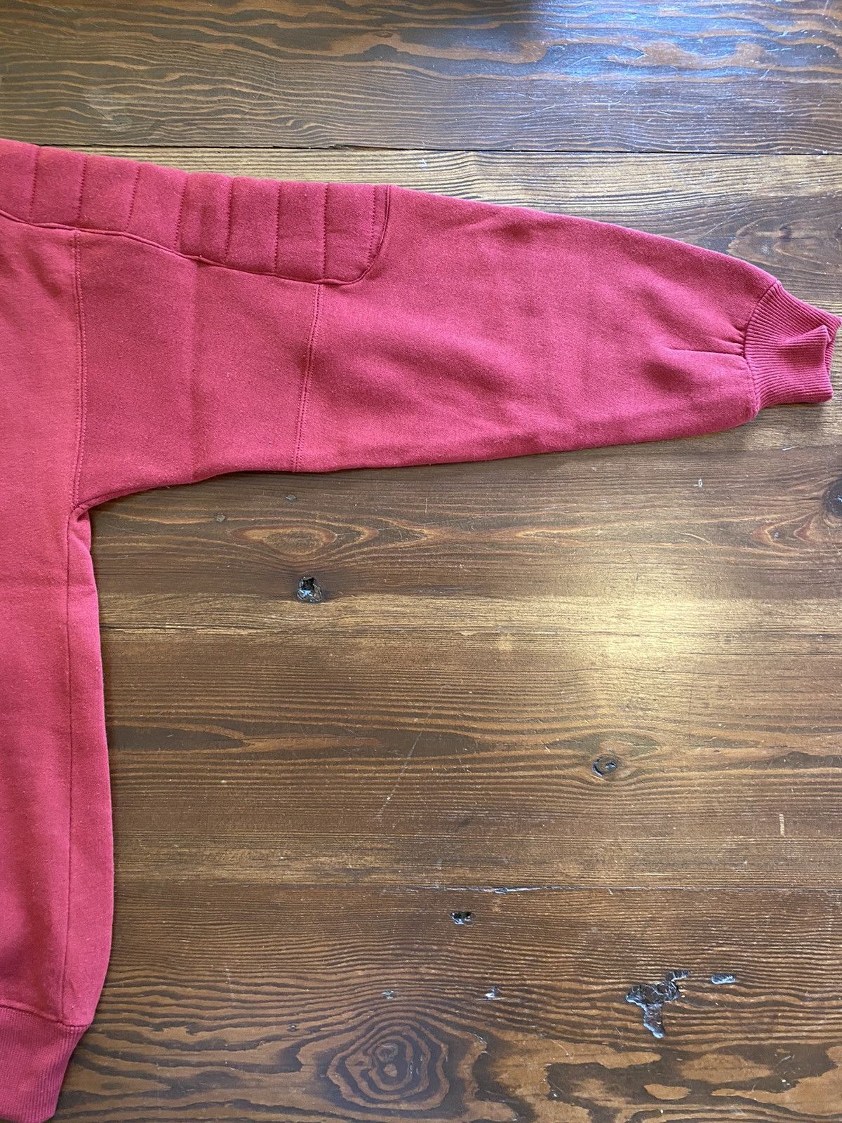 Vintage Vintage 90’s Knights Round Table Rugby Arm Pads Sweatshirt Size US L / EU 52-54 / 3 - 9 Thumbnail