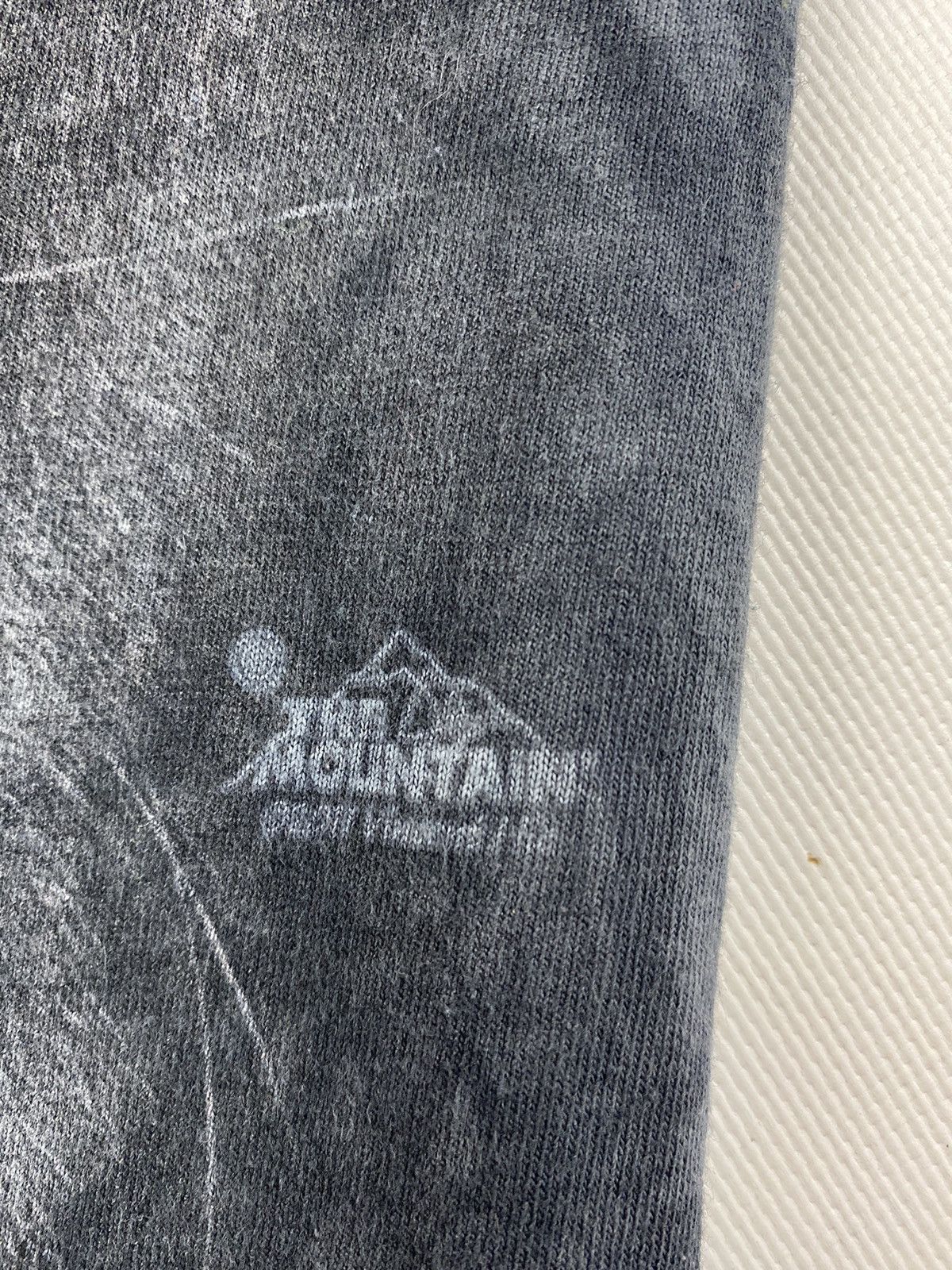 The Mountain × Vintage Mens Vintage 90s The Mountain Made In USA T-Shirt Size S Size US S / EU 44-46 / 1 - 7 Thumbnail