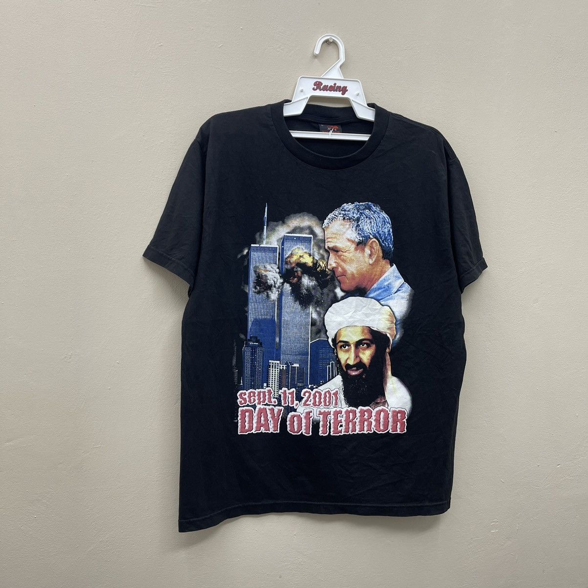 Vintage Vintage 2001 Day Of Terror Sept .11. 2001 Shirt Size US L / EU 52-54 / 3 - 6 Thumbnail