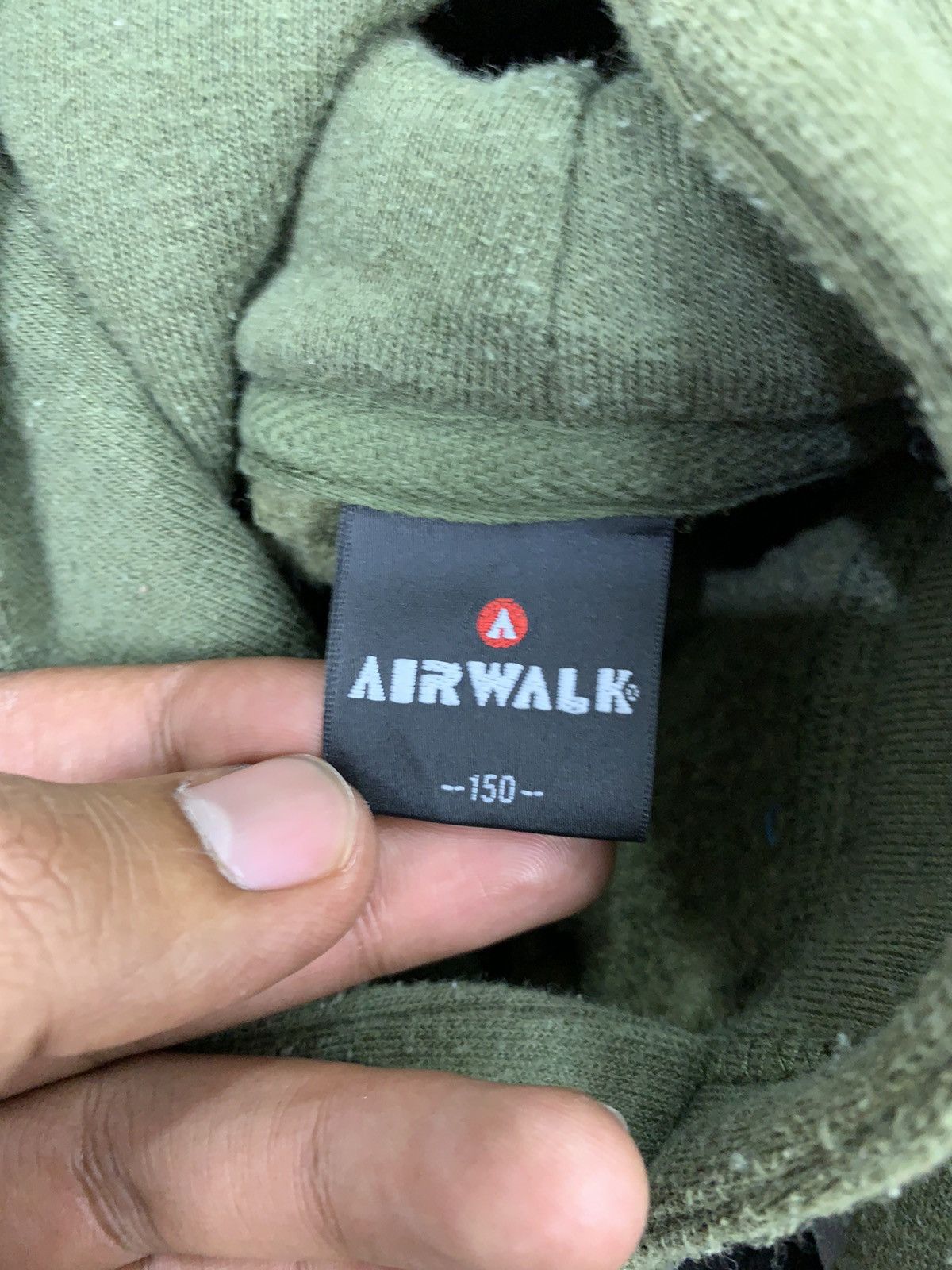 Airwalk × Japanese Brand AIRWALK Vintage 90s Skater Rainbow Chest Logo Hoodie Jacket Size US S / EU 44-46 / 1 - 14 Thumbnail
