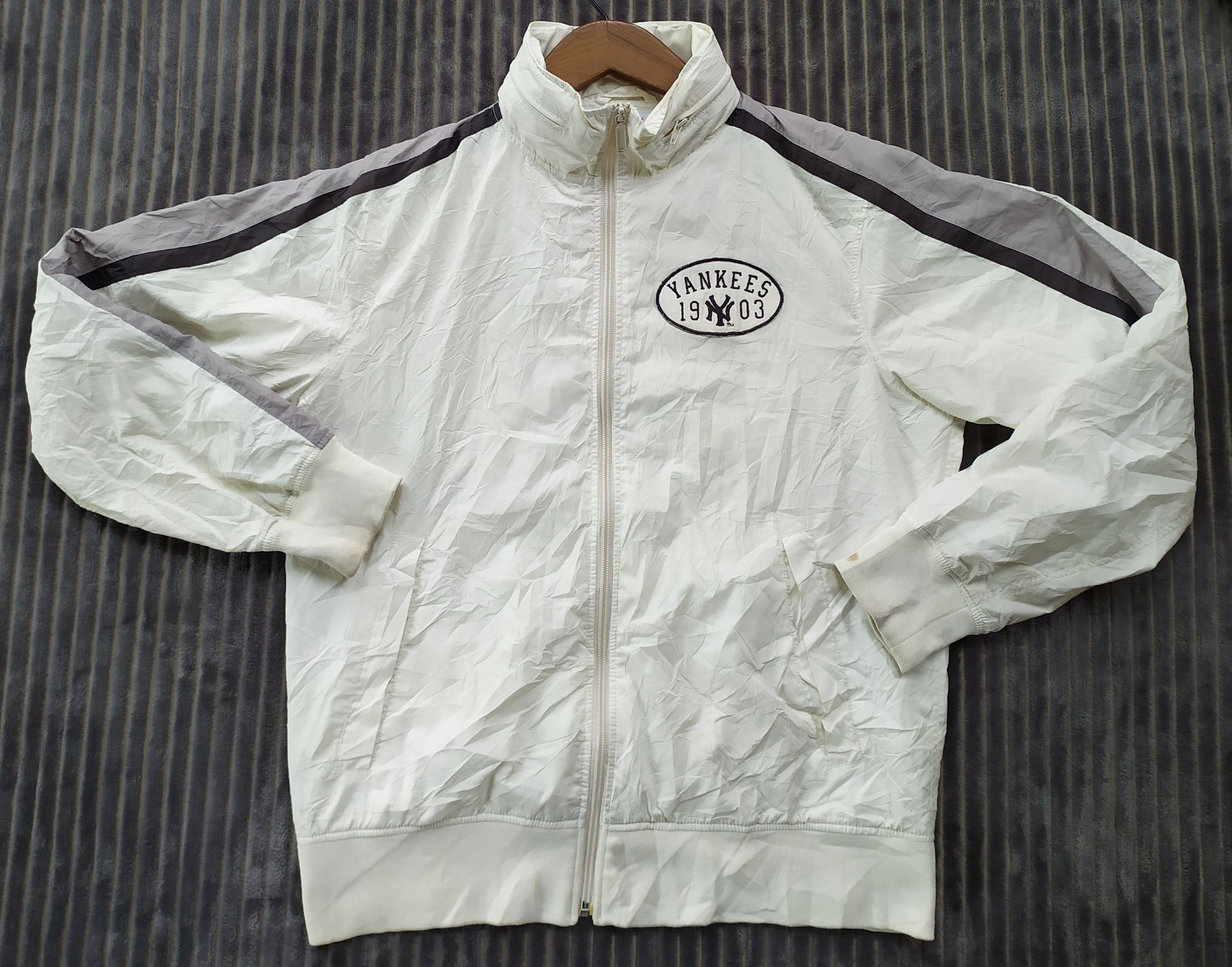 New York Yankees × Uniqlo × Vintage Rare !! Vintage New York Yankees Jacket Size US S / EU 44-46 / 1 - 2 Thumbnail
