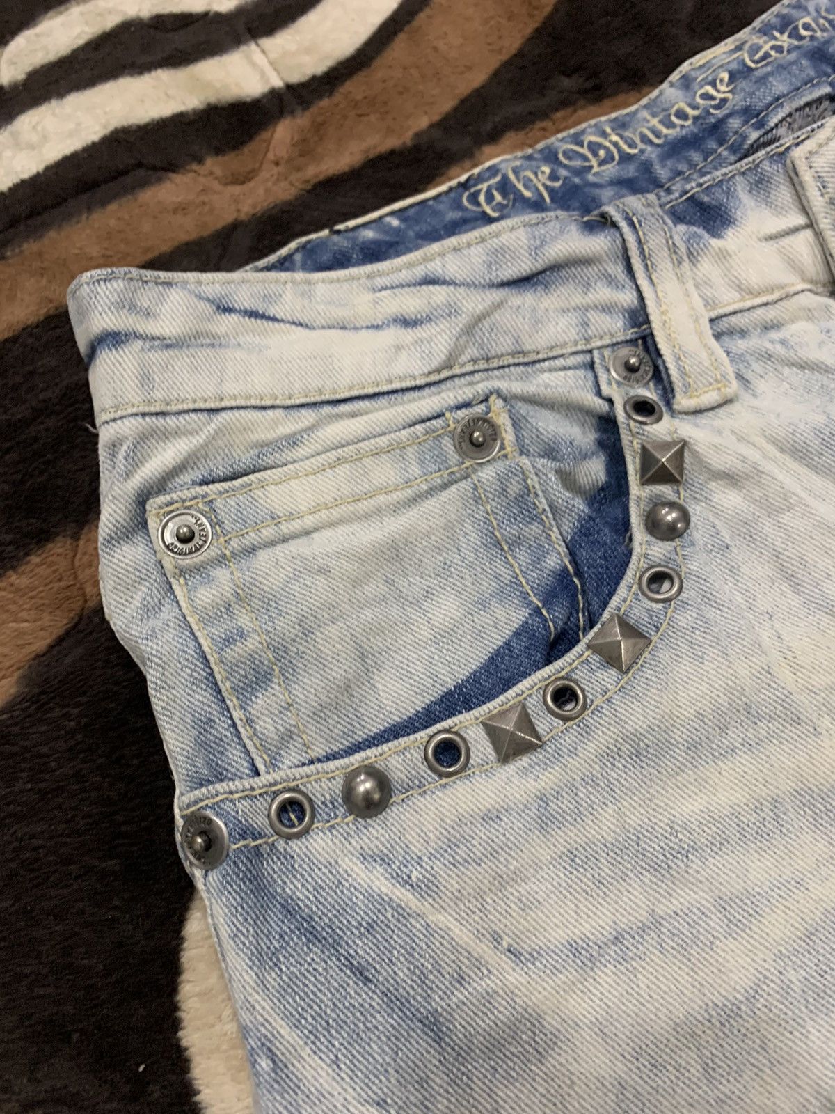 Japanese Brand THE VINTAGE STANDARD Studded Original Jean Distressed Denim Size US 30 / EU 46 - 8 Thumbnail