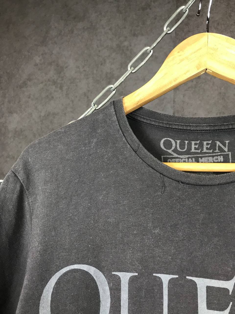 Band Tees Queen vintage rock band tee Size US S / EU 44-46 / 1 - 7 Thumbnail
