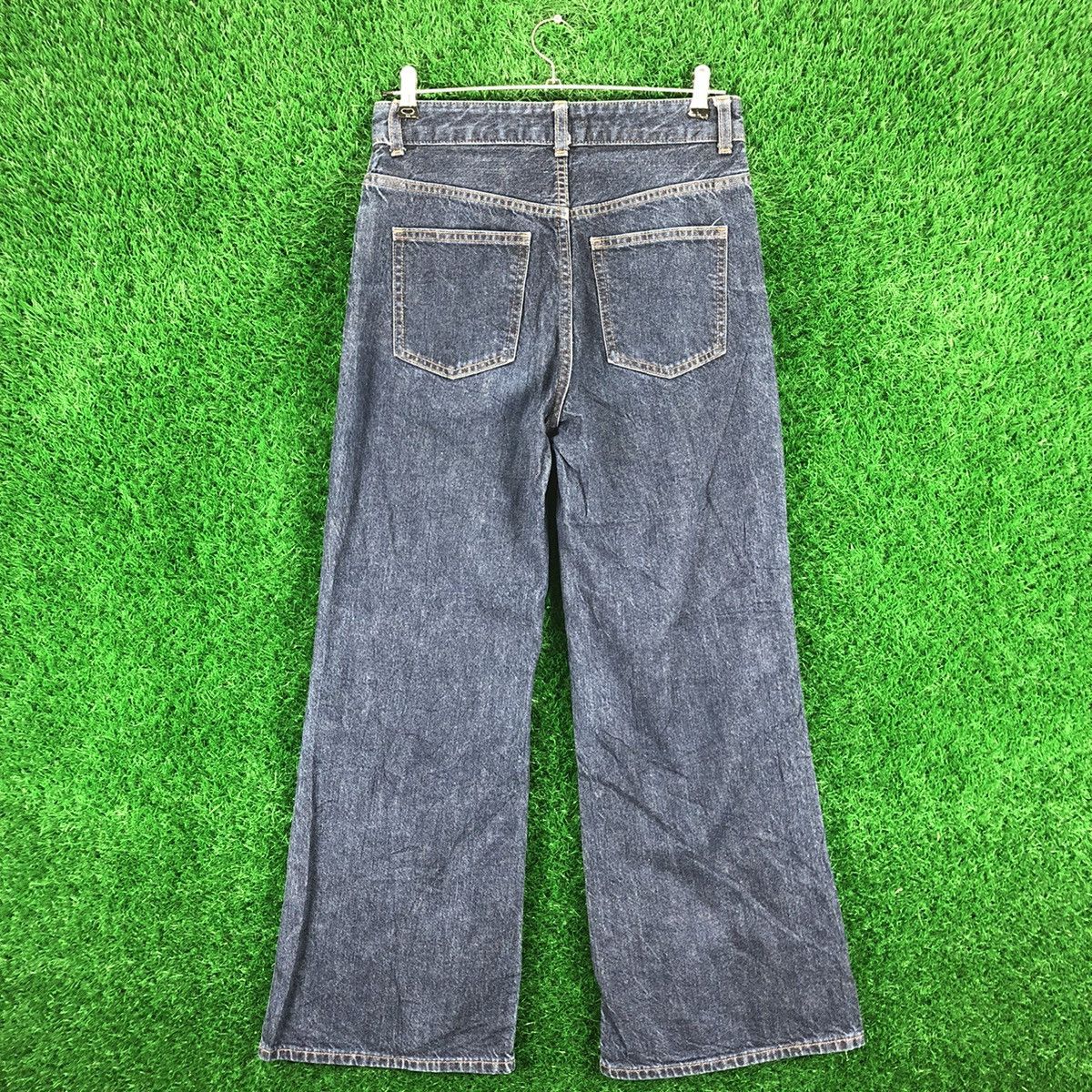 Uniqlo Vintage Uniqlo Black Label Bell Bottom Denim Pants Size US 28 / EU 44 - 2 Thumbnail
