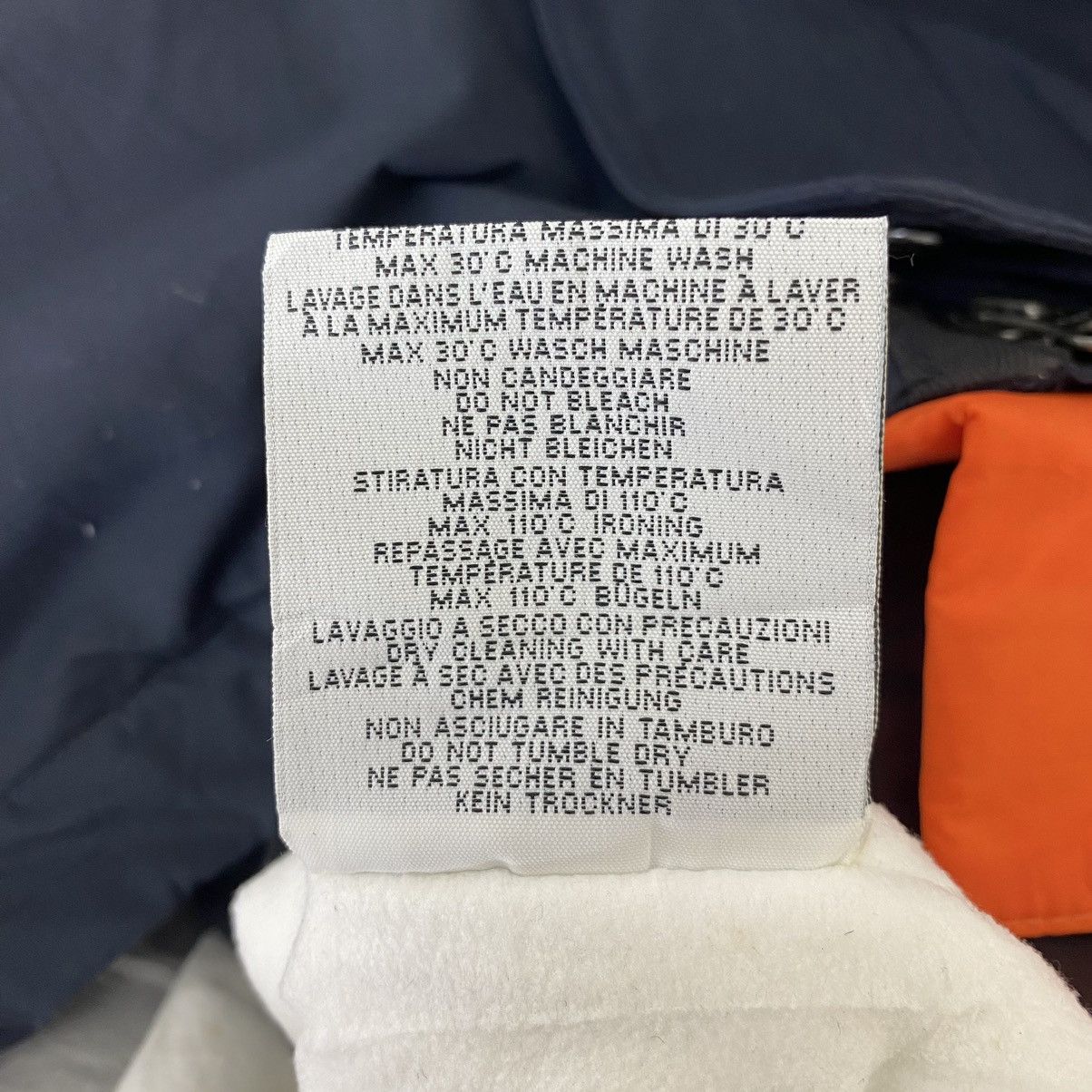 Napapijri Vintage NAPAPIJRI GEOGRAPHIC Embroiderd Logo Hooded Bomber Size US L / EU 52-54 / 3 - 9 Thumbnail