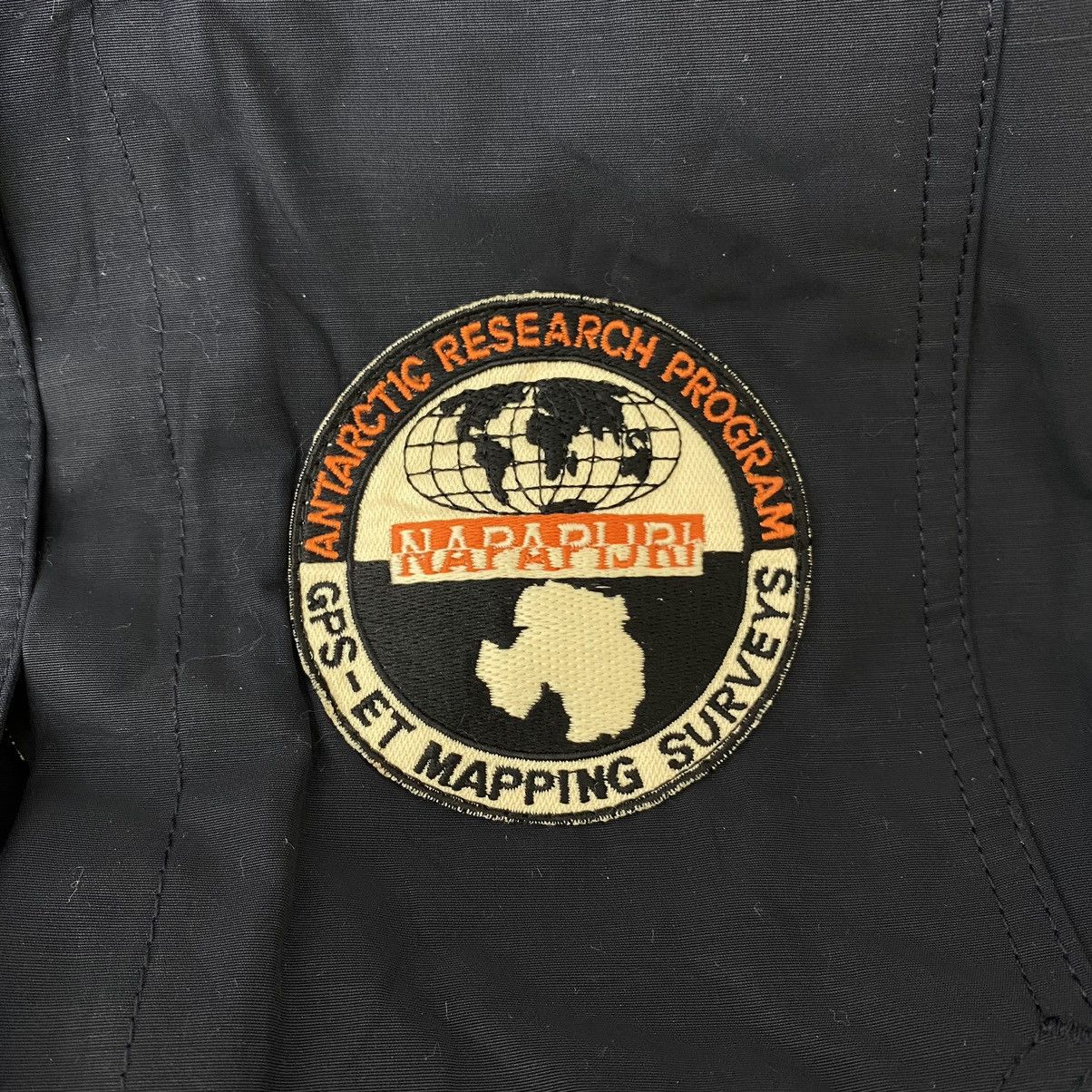 Napapijri Vintage NAPAPIJRI GEOGRAPHIC Embroiderd Logo Hooded Bomber Size US L / EU 52-54 / 3 - 6 Thumbnail