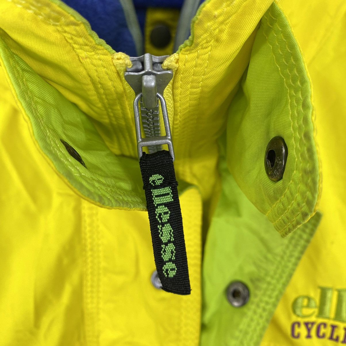 Ellesse Vintage 90s ELLESSE ITALY Cycle of Life Embroid Brand Pocket Size US L / EU 52-54 / 3 - 4 Thumbnail