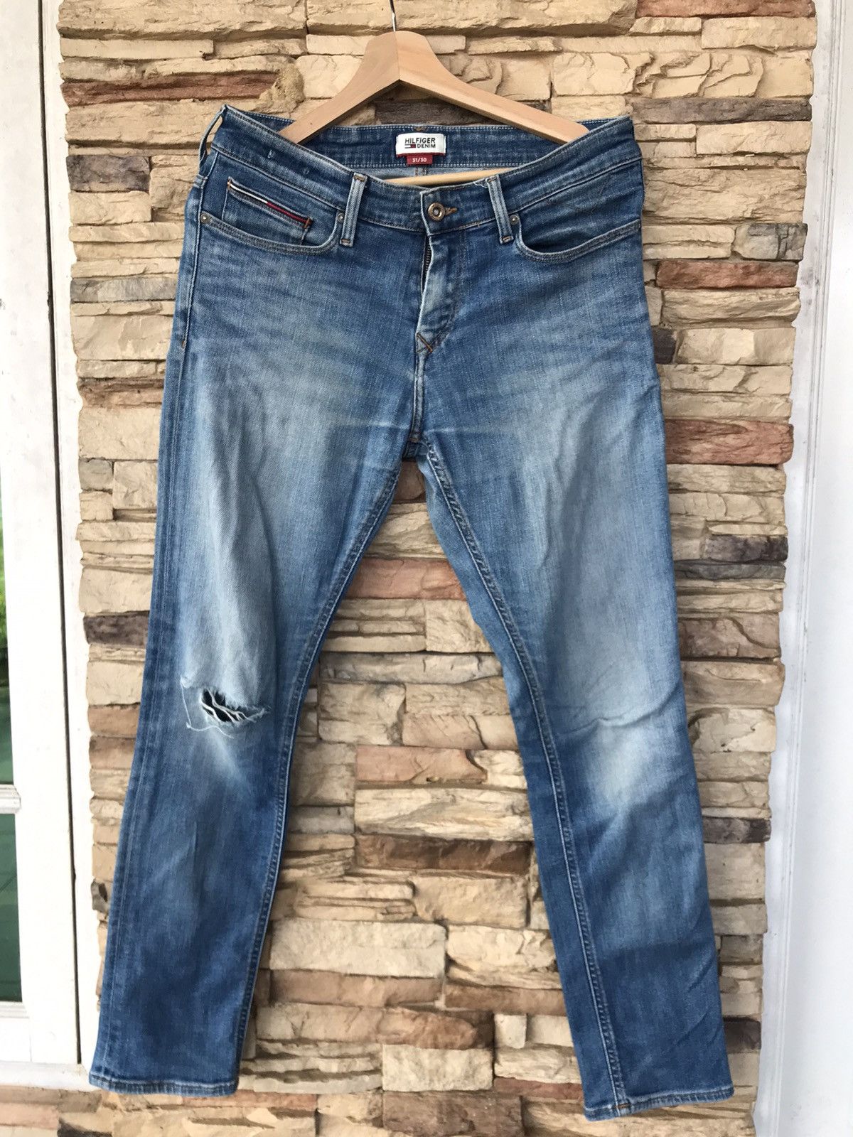 Tommy Hilfiger Vintage Hilfiger Denim Distressed Jeans Size US 32 / EU 48 - 1 Thumbnail