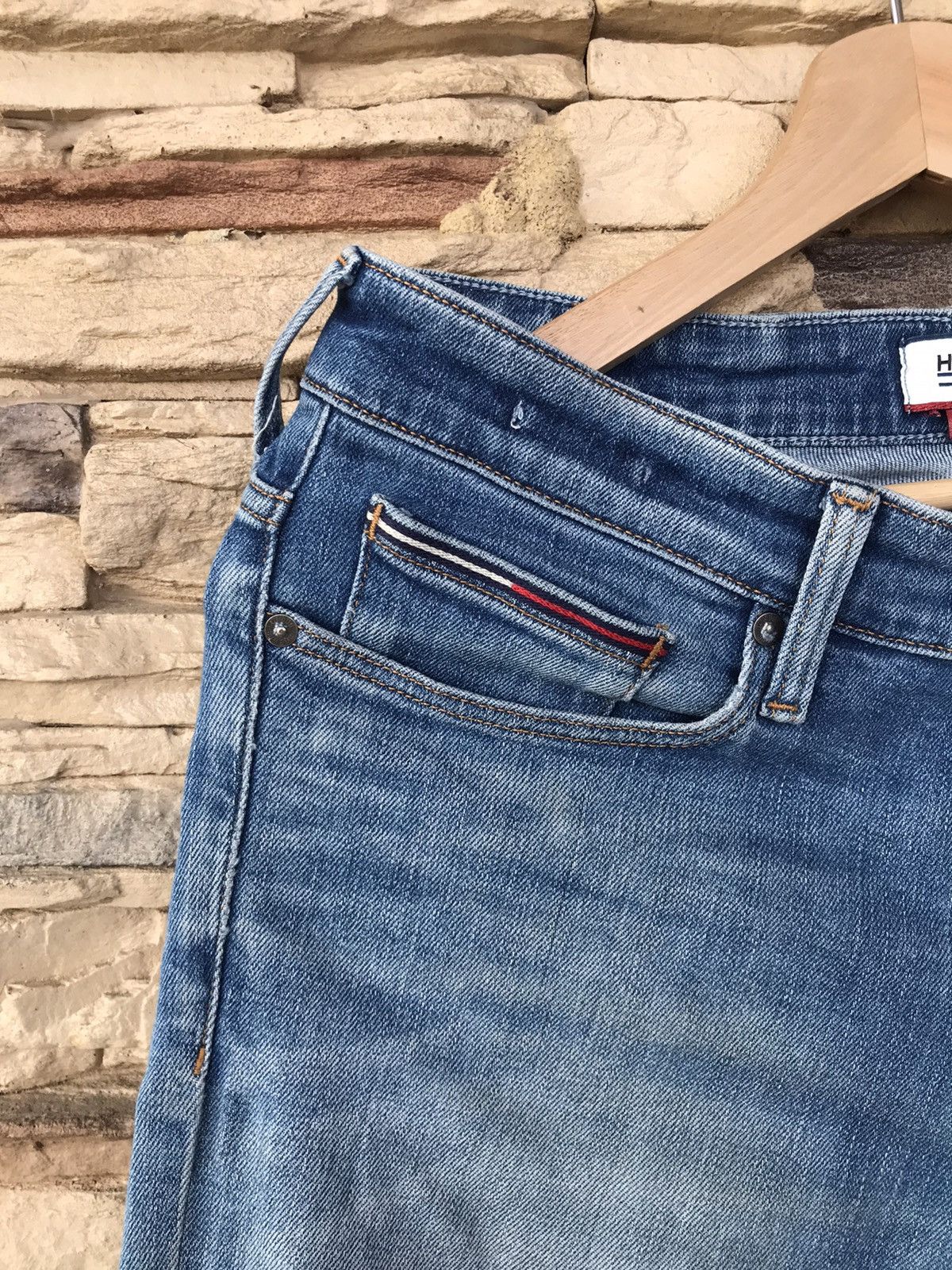 Tommy Hilfiger Vintage Hilfiger Denim Distressed Jeans Size US 32 / EU 48 - 6 Thumbnail