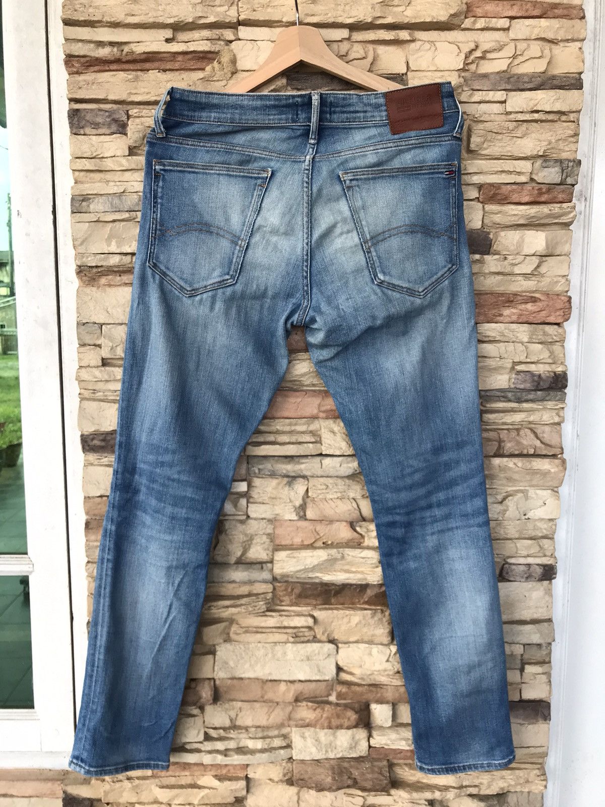 Tommy Hilfiger Vintage Hilfiger Denim Distressed Jeans Size US 32 / EU 48 - 2 Thumbnail