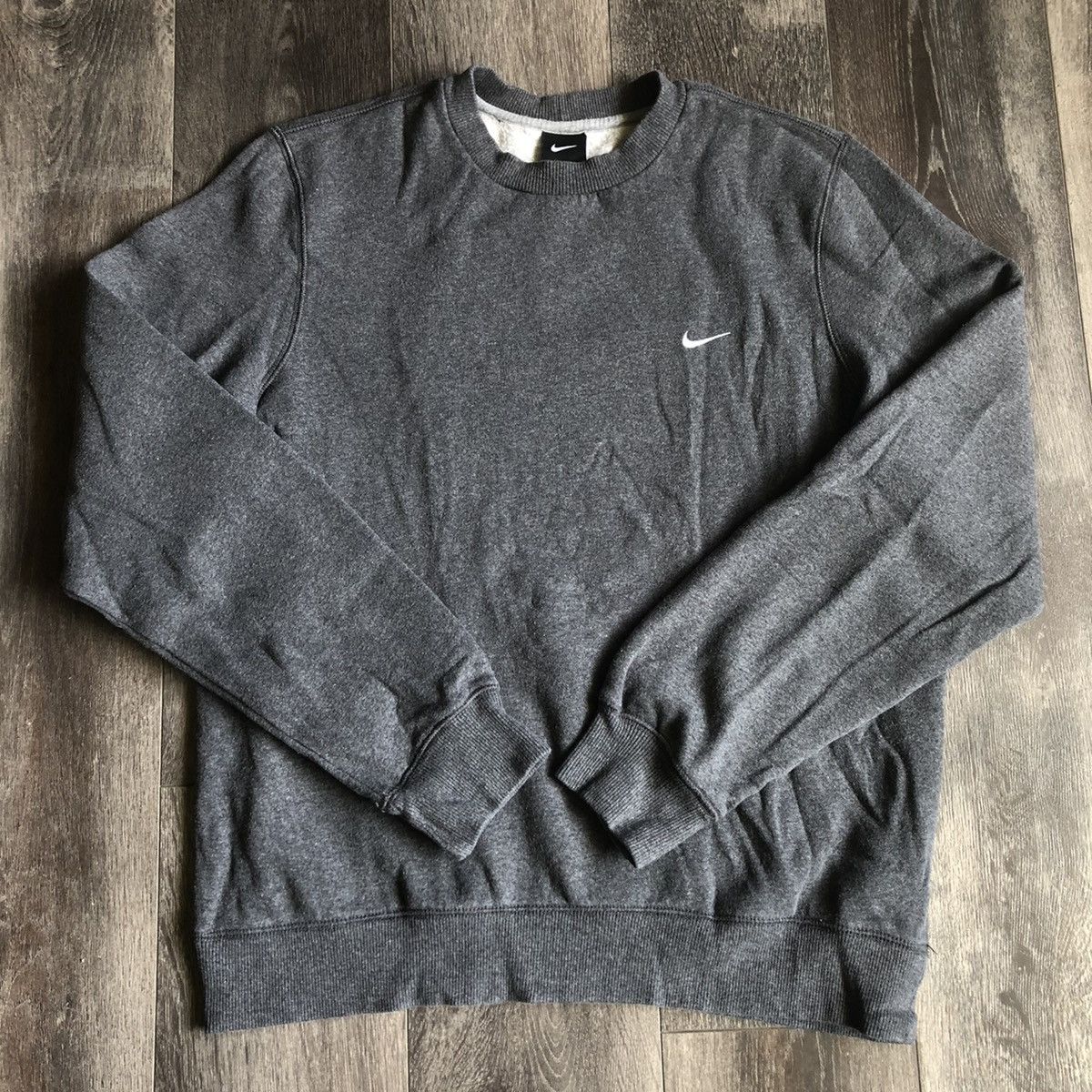 Nike Vintage Nike Basic Swoosh Logo Pullover Sweatshirt Crewneck Size US M / EU 48-50 / 2 - 1 Thumbnail