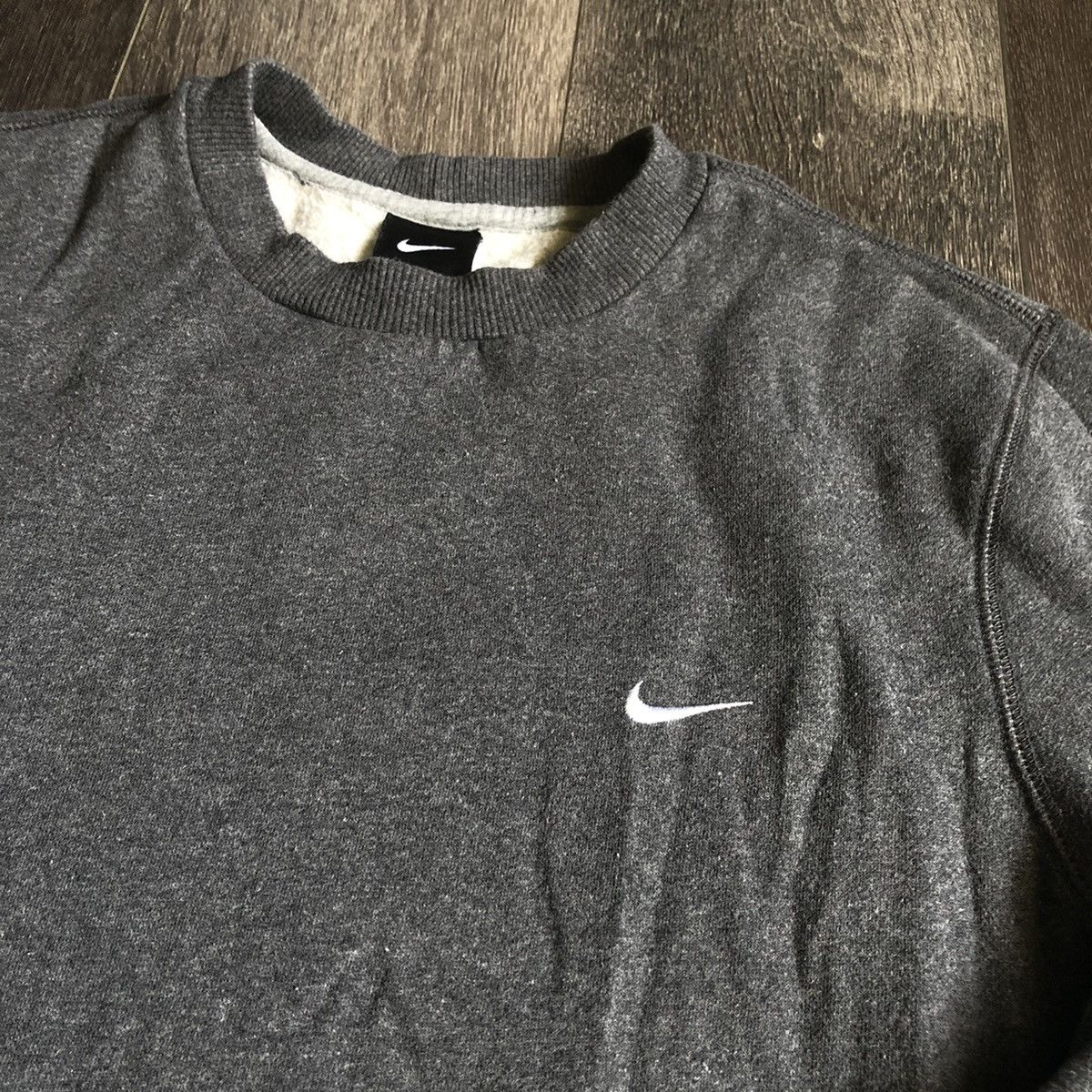 Nike Vintage Nike Basic Swoosh Logo Pullover Sweatshirt Crewneck Size US M / EU 48-50 / 2 - 2 Thumbnail