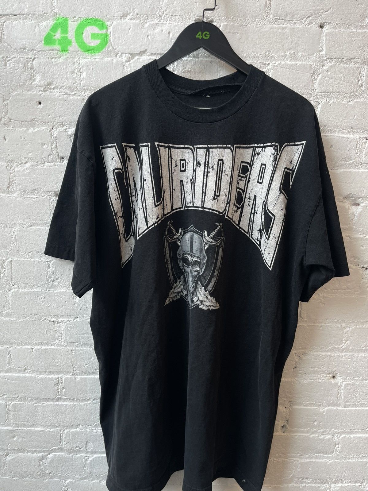 image of Oakland Raiders x Vintage Cali Raiders Skull Spell Out Oversized Shirt in Black, Men's (Size 2XL)