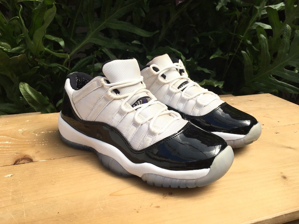 Jordan Brand × Nike Nike Air Jordan 11 Low BG Concord 2013 Size US 7 / EU 40 - 7 Thumbnail