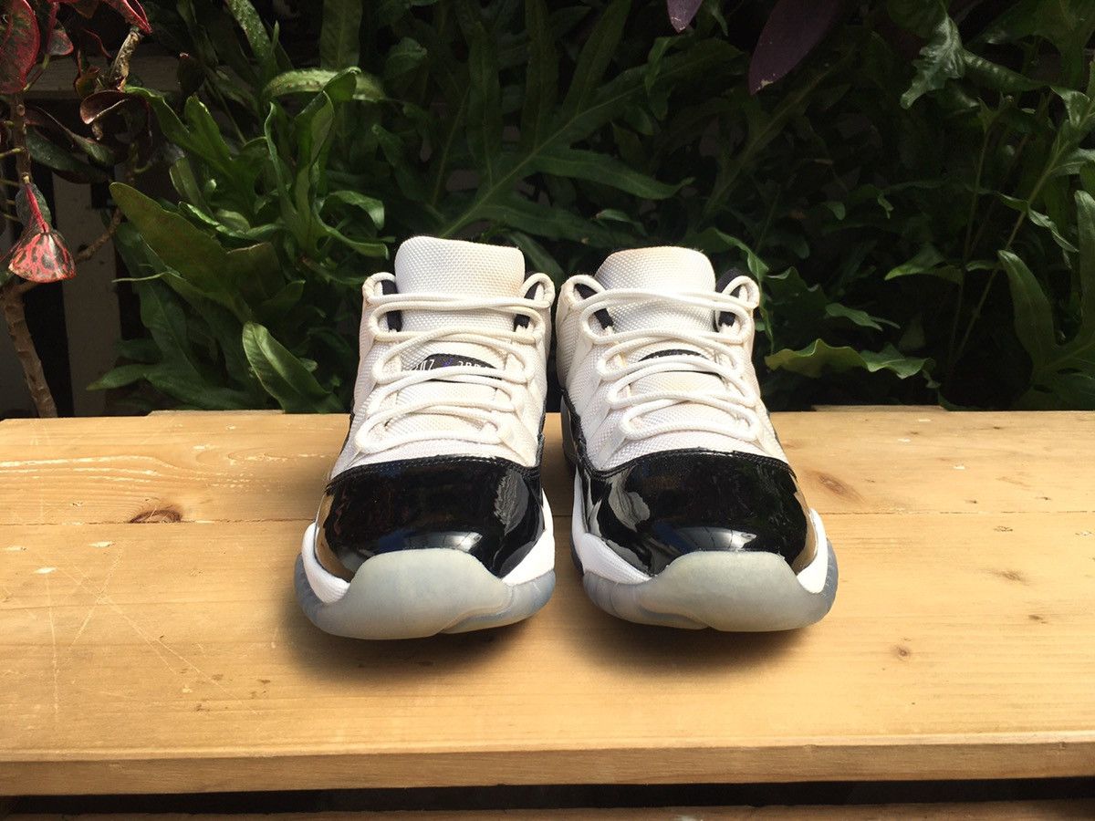 Jordan Brand × Nike Nike Air Jordan 11 Low BG Concord 2013 Size US 7 / EU 40 - 9 Thumbnail